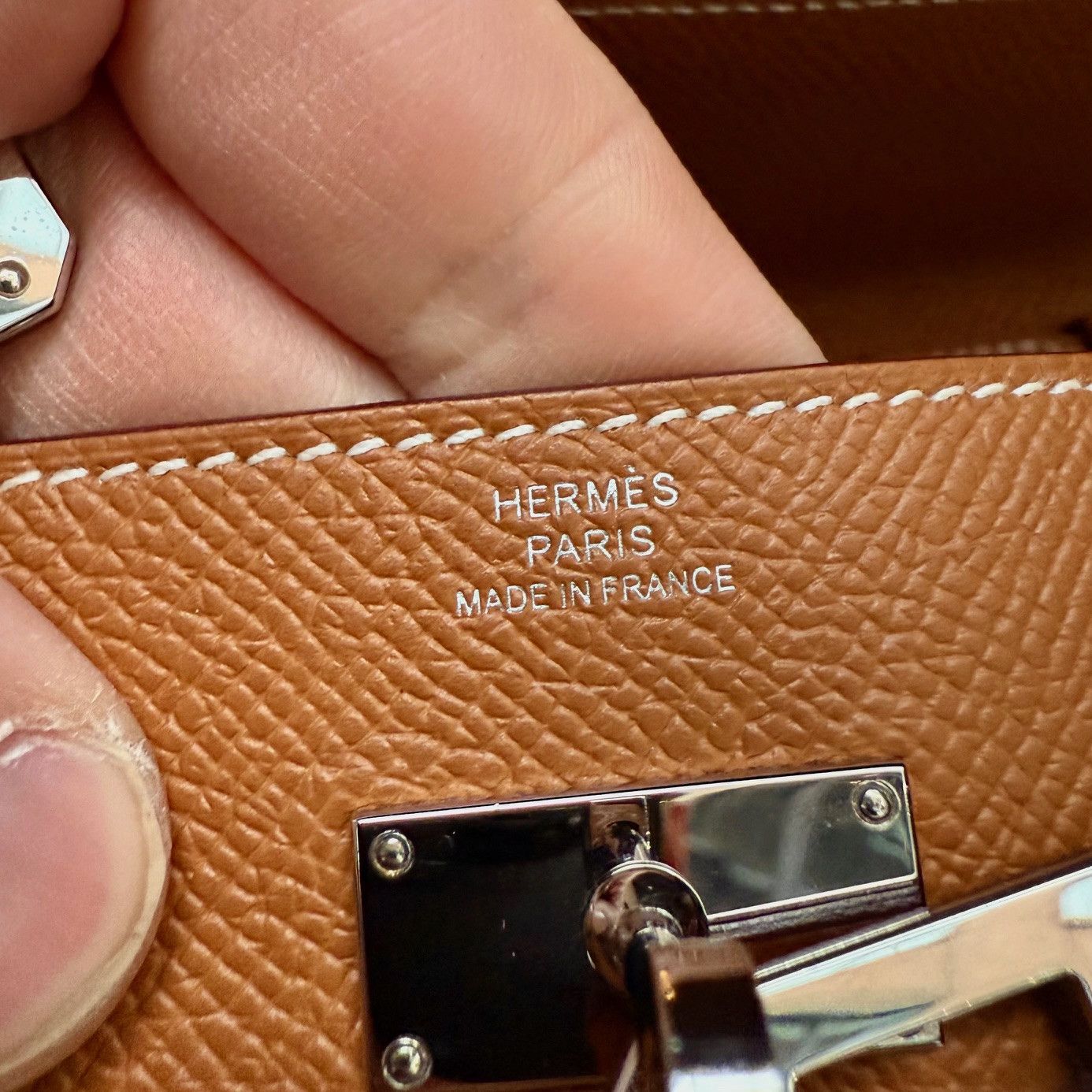Hermes Hermès 2020 Gold Epsom Kelly Classique To Go Wallet on Strap Size ONE SIZE - 17 Thumbnail