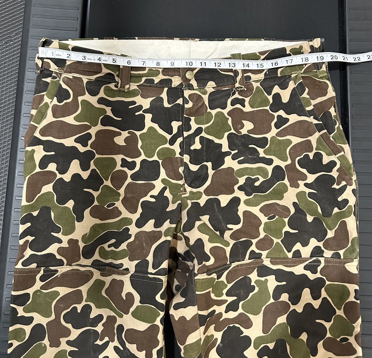 L.L. Bean Vtg LL bean made in usa duck camo hunting pants double knee Size US 37 - 7 Thumbnail