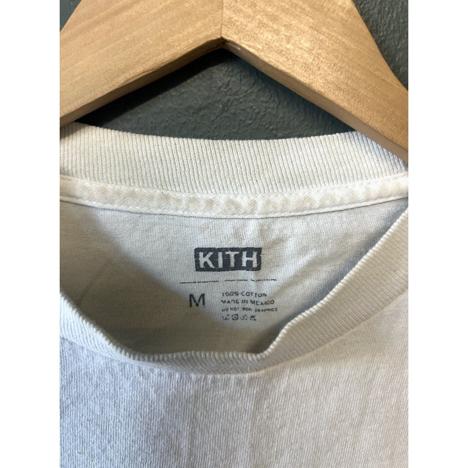 Kith Kith Mens White Long Sleeve Got Treats T-shirt M White Long Sleeve Shirt Mens Size US M / EU 48-50 / 2 - 3 Thumbnail