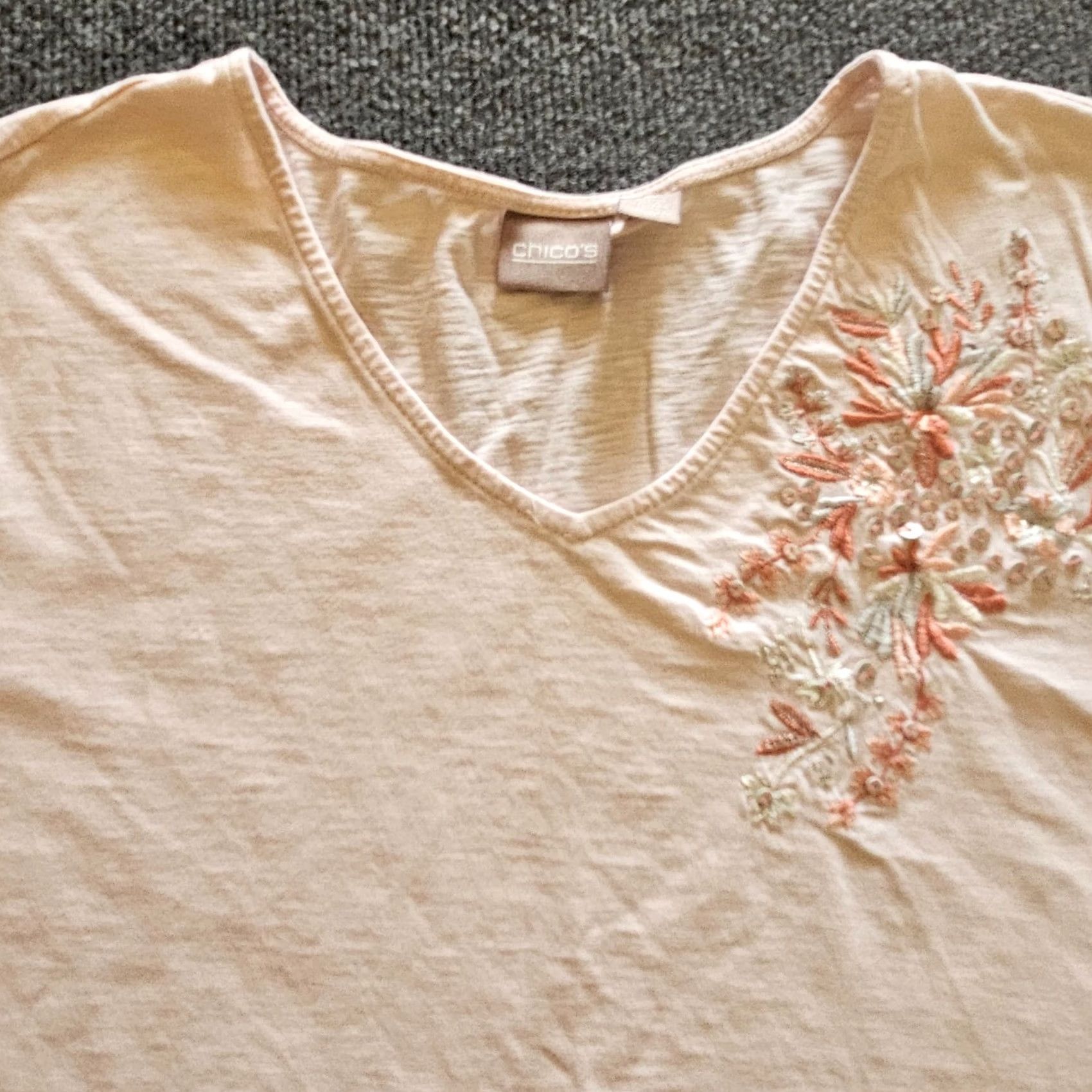 Vintage Chicos Top Womens L Pink Embroidered Floral Short Sleeve V Neck Casual Shirt Size L / US 10 / IT 46 - 2 Thumbnail