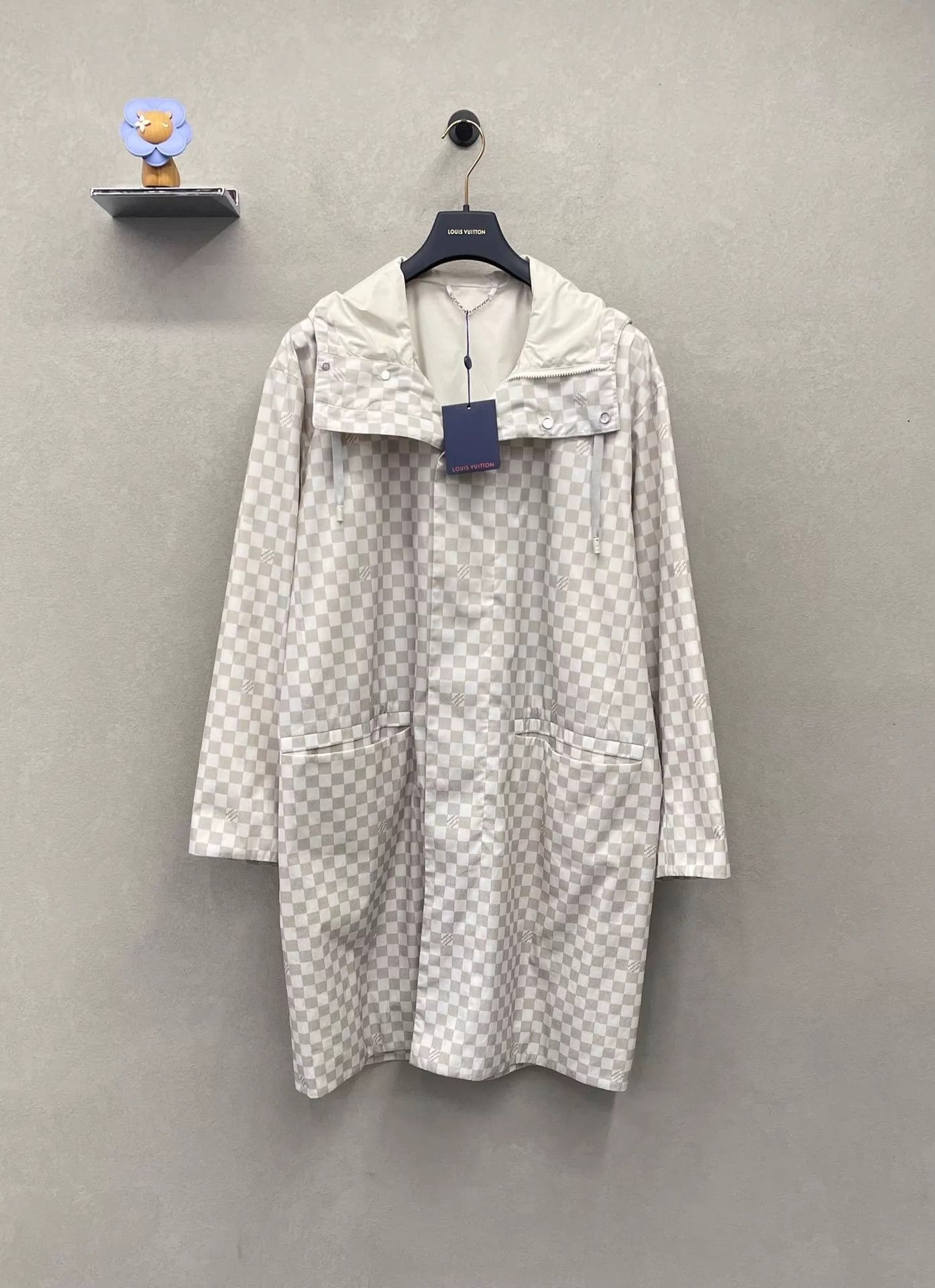 Louis Vuitton LV Check Logo Print Mid-Length Hooded Parka Size US S / EU 44-46 / 1 - 1 Thumbnail