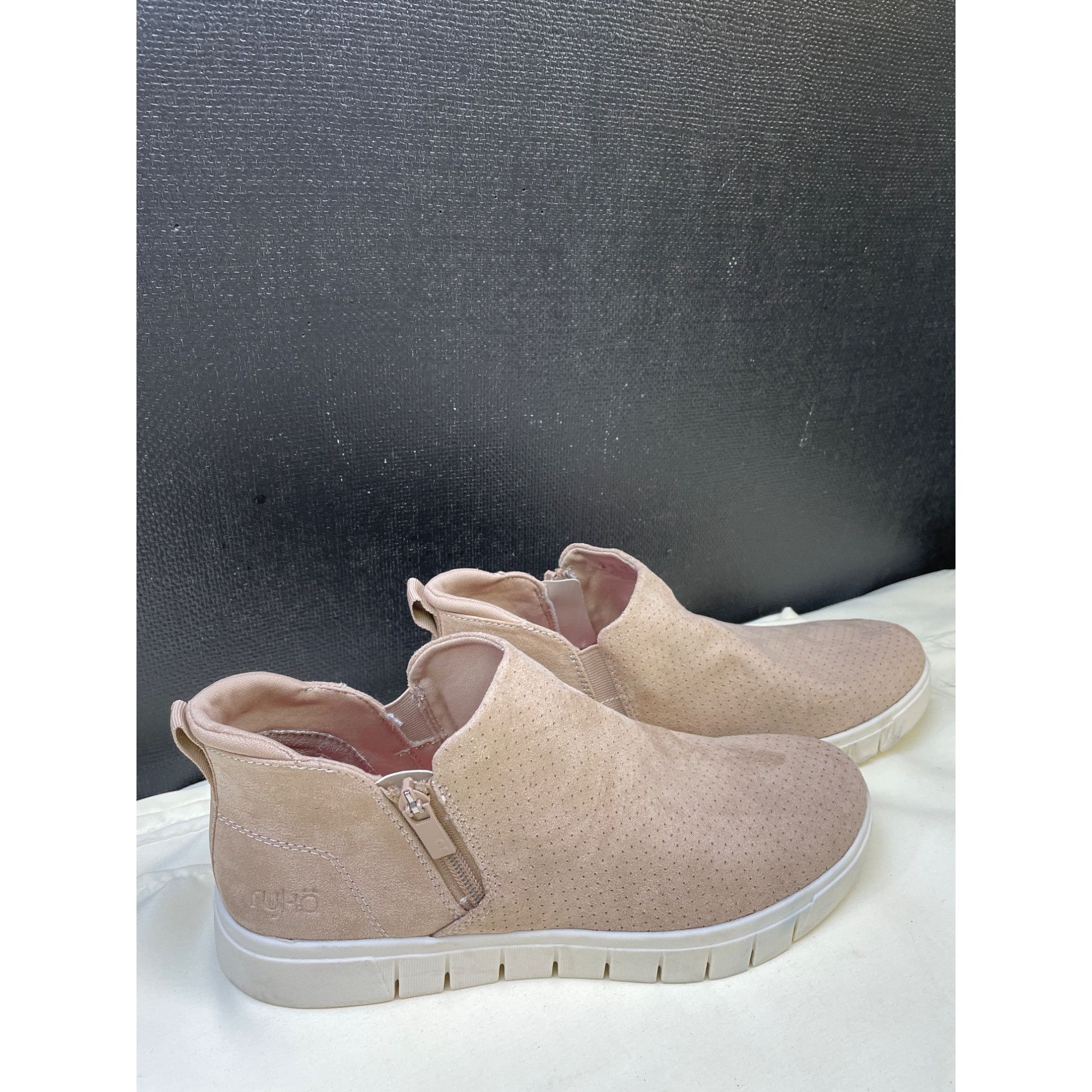 Other Ryka Womens Tan Suede Ankle Boots Shoes Zipper Side Size 9M Size US 9 / IT 39 - 3 Thumbnail