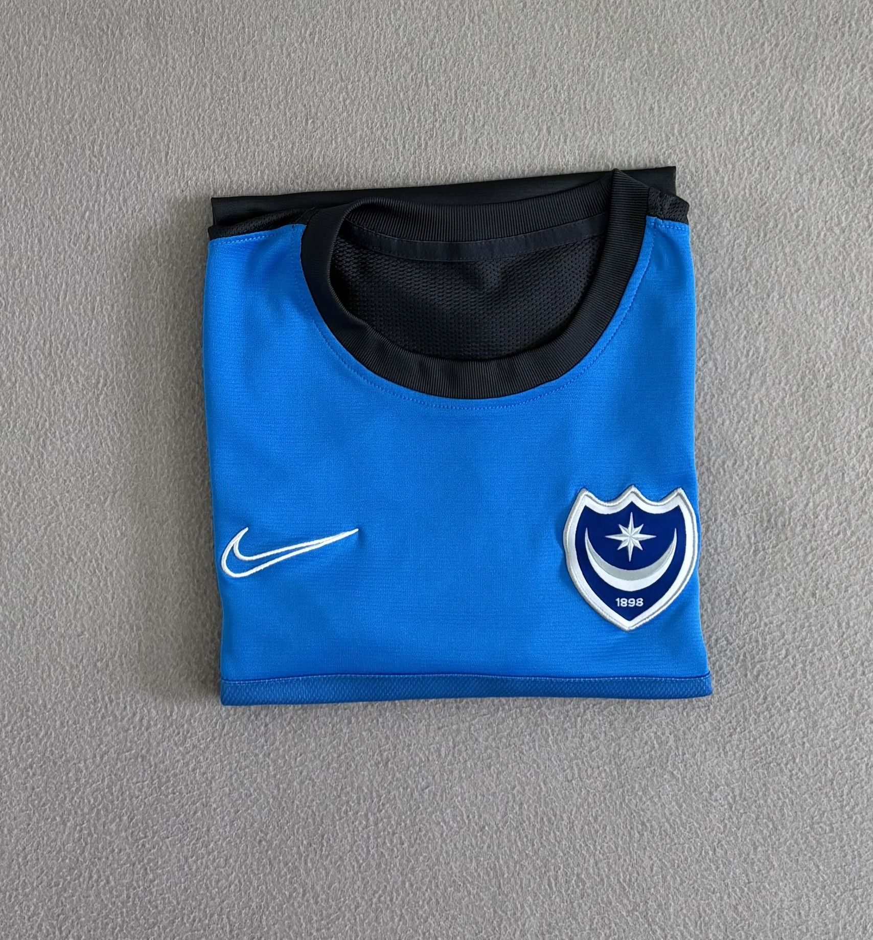 Nike Portsmouth FC Nike Football Jersey Size S Size US S / EU 44-46 / 1 - 15 Thumbnail