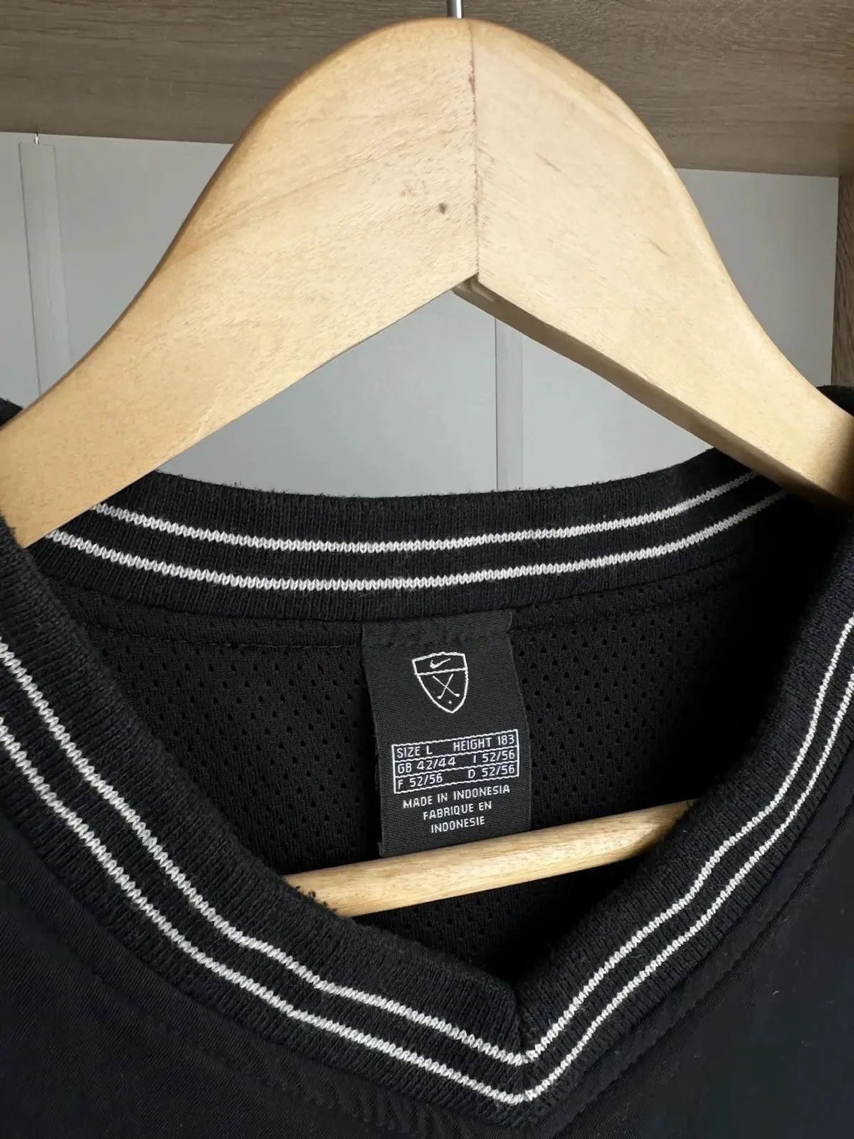 Nike Vintage Nike Black Sportswear West Big Logo Size US L / EU 52-54 / 3 - 6 Thumbnail