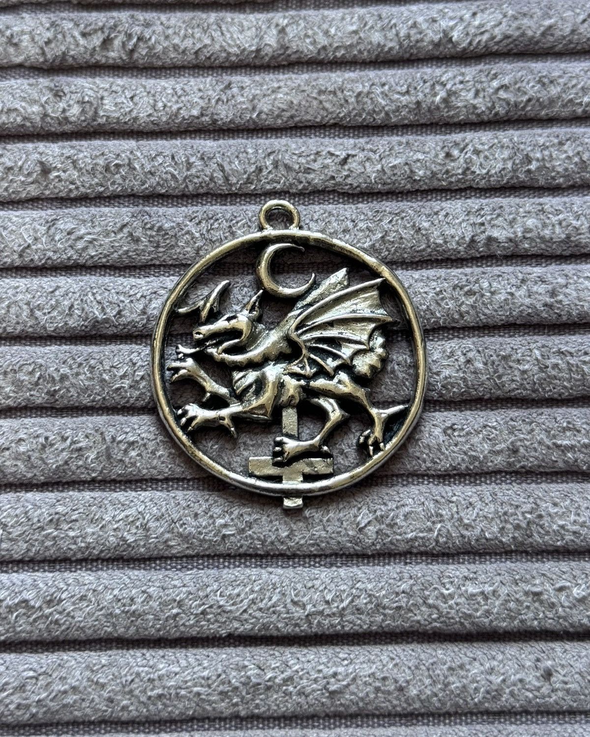 Band Tees Vintage 90s cradle of filth Dragon Pendant black metal Band Size ONE SIZE - 1 Thumbnail