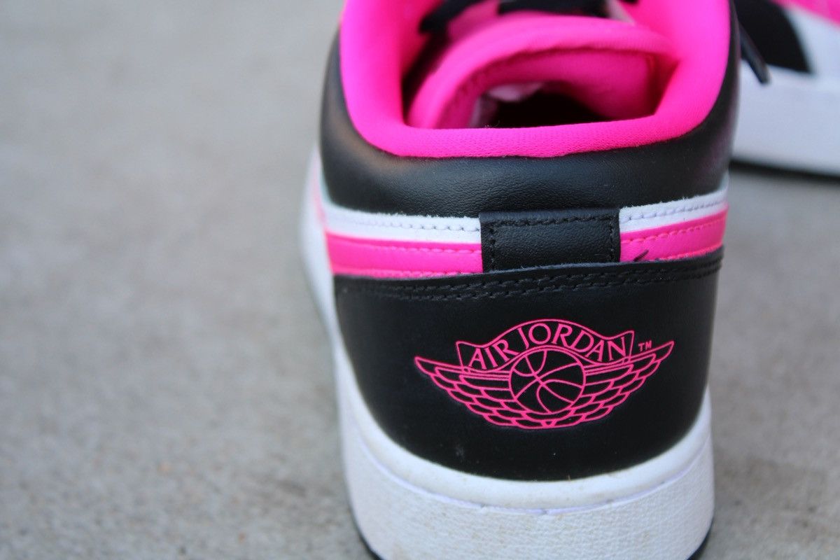 Jordan Brand Jordan 1 Low Fierce Pink (GS) Sneaker 6Y Leather Retro Size US 6 / IT 36 - 4 Thumbnail