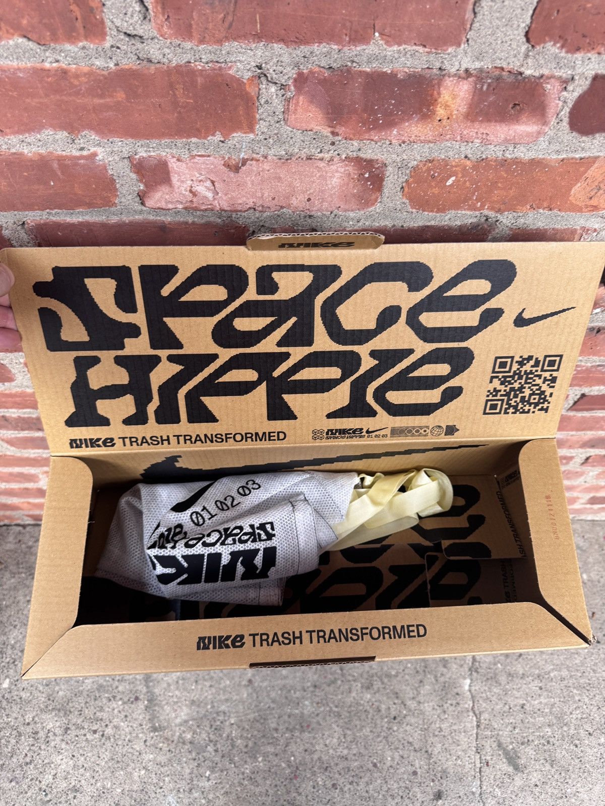 Nike Nike space hippie 03 Size US 10.5 / EU 43-44 - 14 Thumbnail