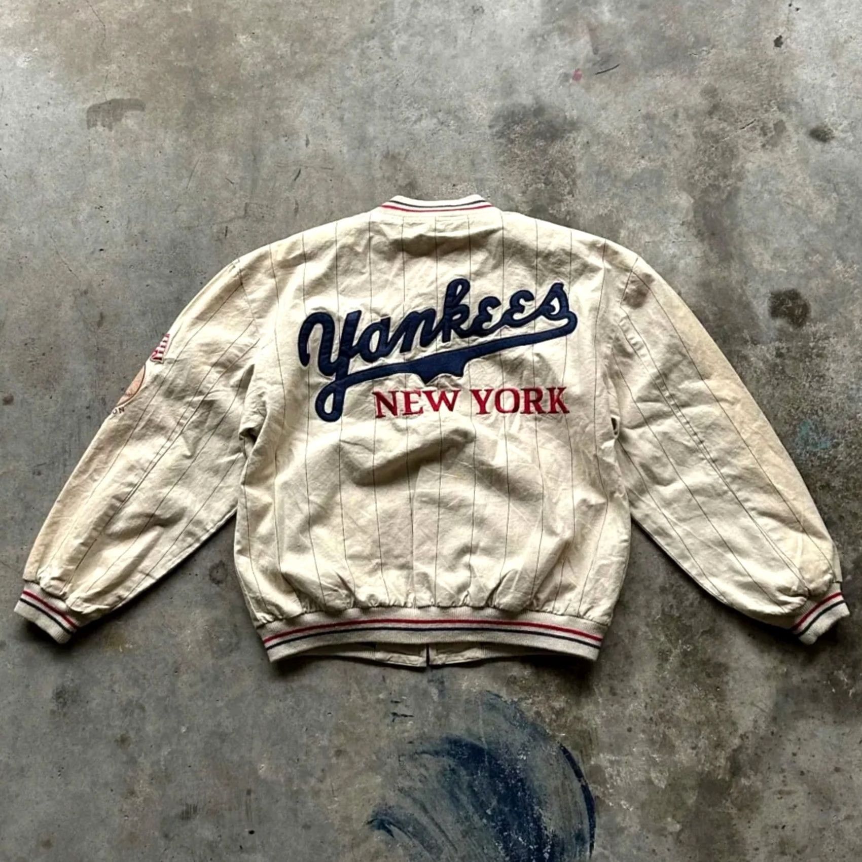 Vintage VINTAGE Mirage NY Yankees Reversible Pinstripe Bomber Jacket Size M White Cotton Men Adult Medium Bomber Jacket Yankees Pinstripe Reversible Mirage NY Size US M / EU 48-50 / 2 - 4 Thumbnail