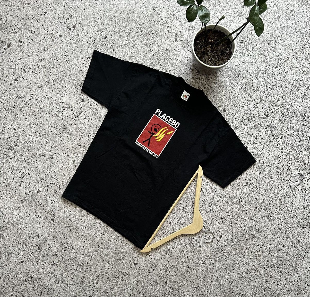 Vintage 00s Placebo Danger! Fire Kills Children Rock T-Shirt