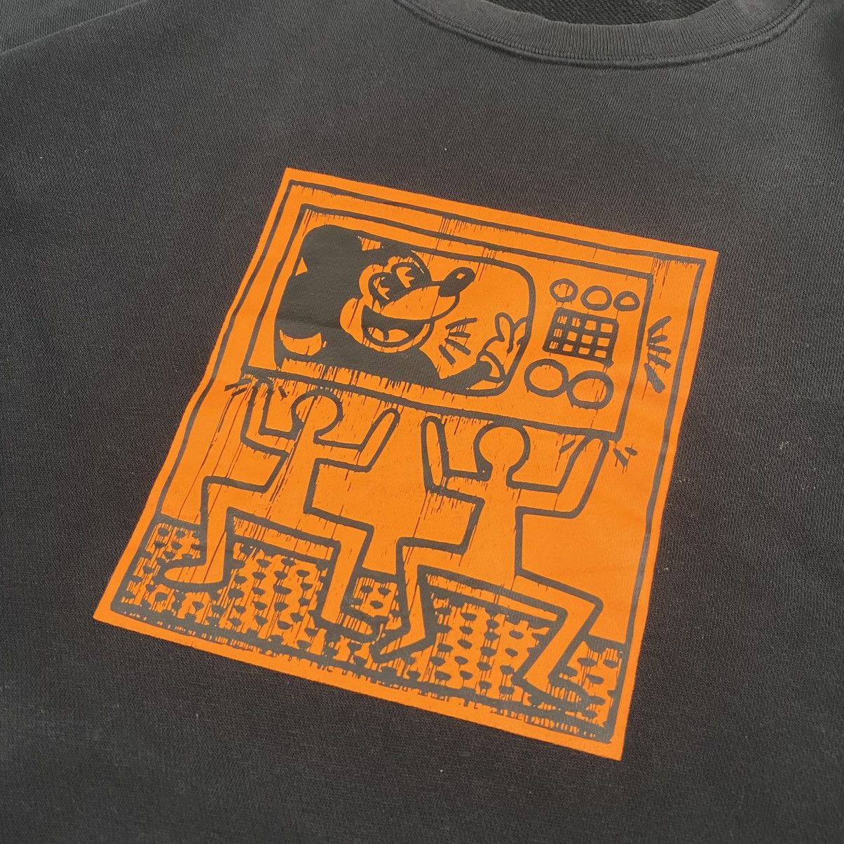 Japanese Brand Vintage Mickey Mouse Keith Haring Sunfaded Crewneck Size US L / EU 52-54 / 3 - 3 Thumbnail