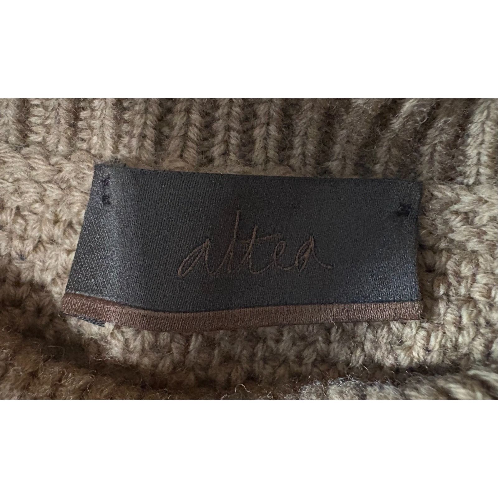 Altea milano luxury Wool turtleneck sweater size S color cam