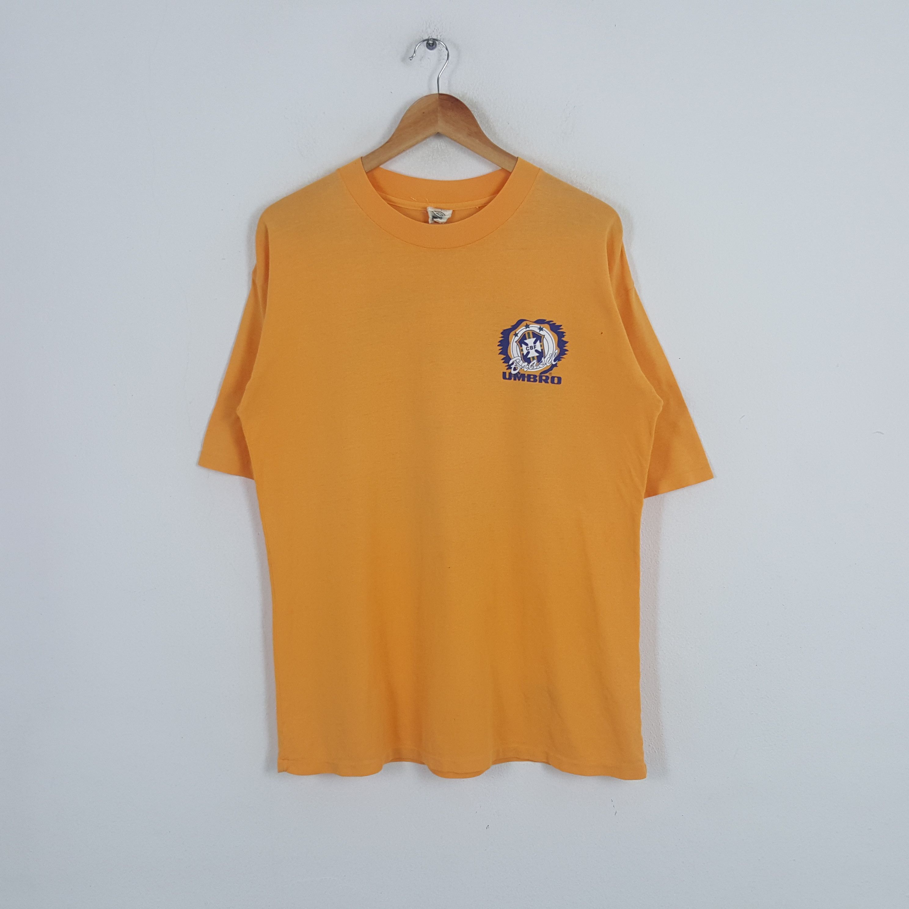 Umbro × Vintage Vintage Umbro Brazil Soccer Sport Logo Tshirt Size US M / EU 48-50 / 2 - 3 Thumbnail