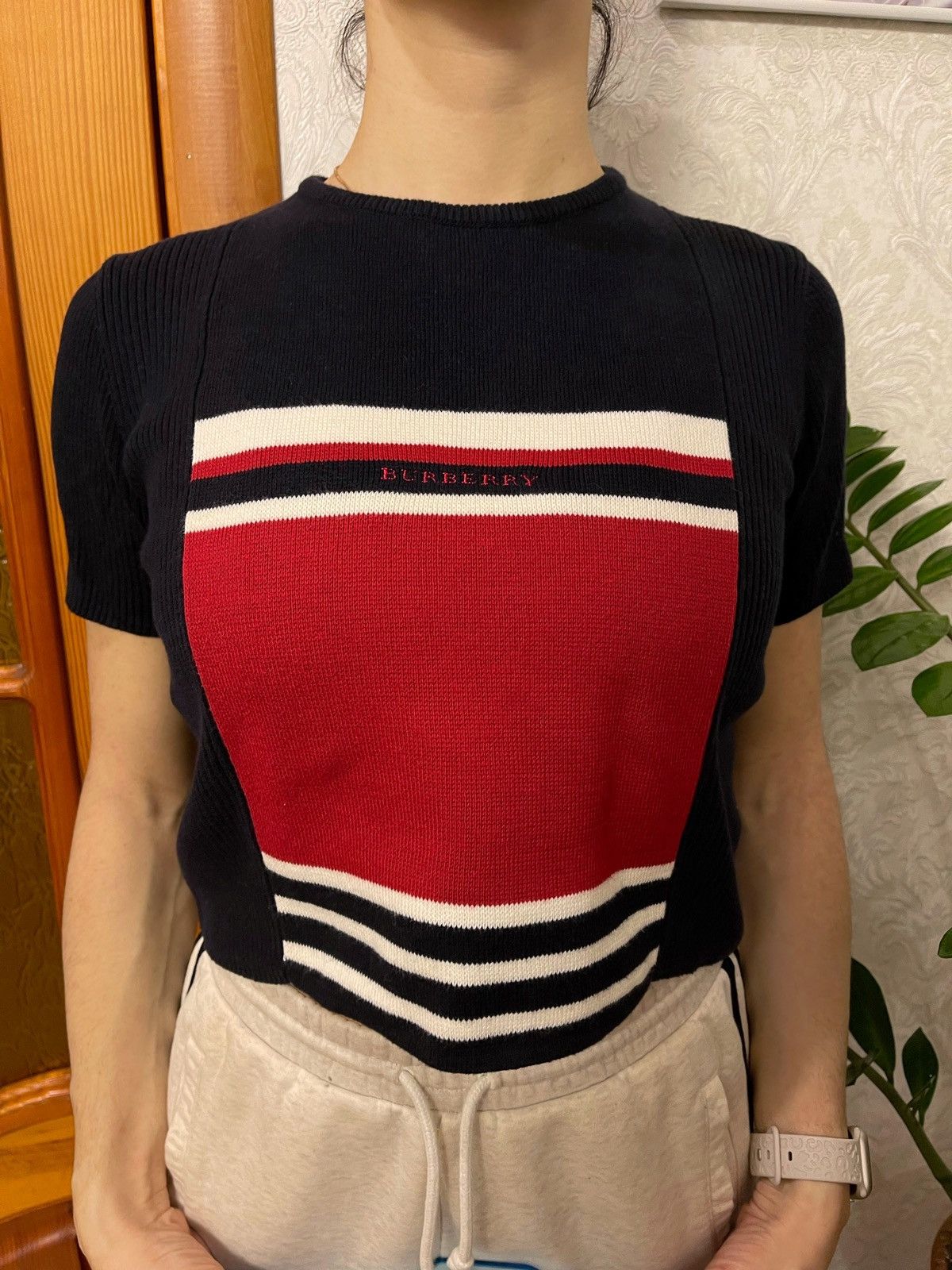 Burberry × Vintage Burberry C.W.F. Authentic Knitting Sweater Crop Top sz 14 Size S / US 4 / IT 40 - 12 Thumbnail