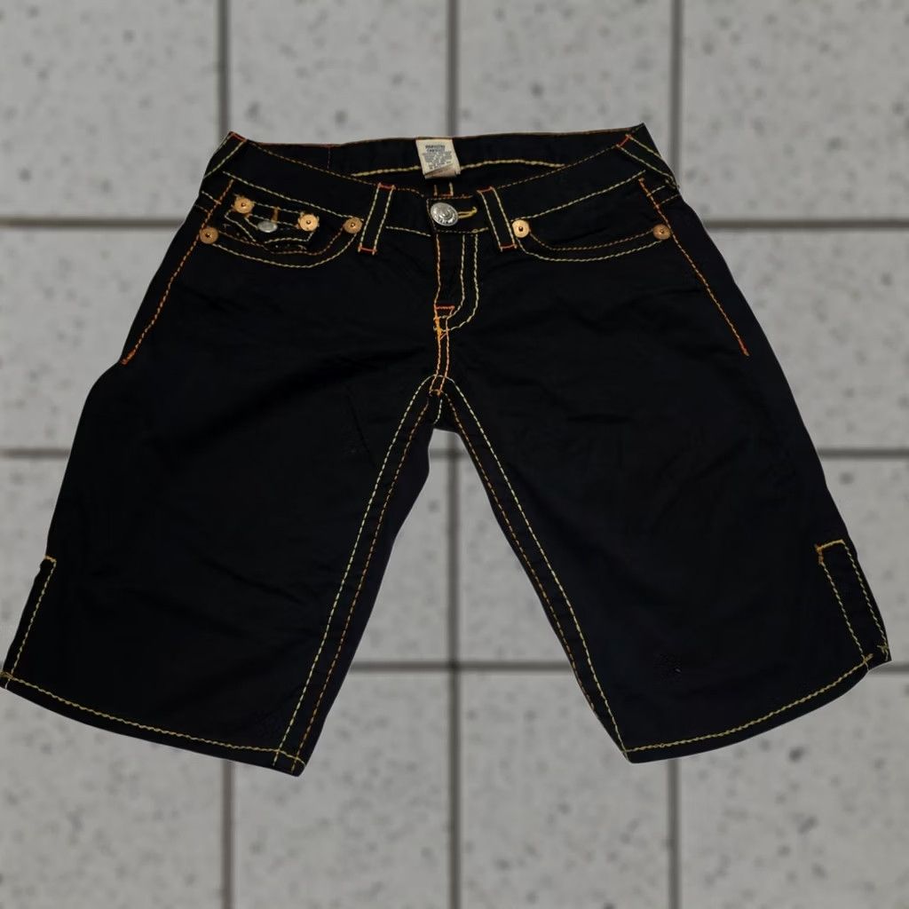 True Religion VINTAGE True Religion Joey Short Big T Women’s Size 27 Black Shorts Made USA 5-Pocket Design Button Logo Pockets Regular Waist 27in Y2k Size 27" / US 4 / IT 40 - 1 Thumbnail
