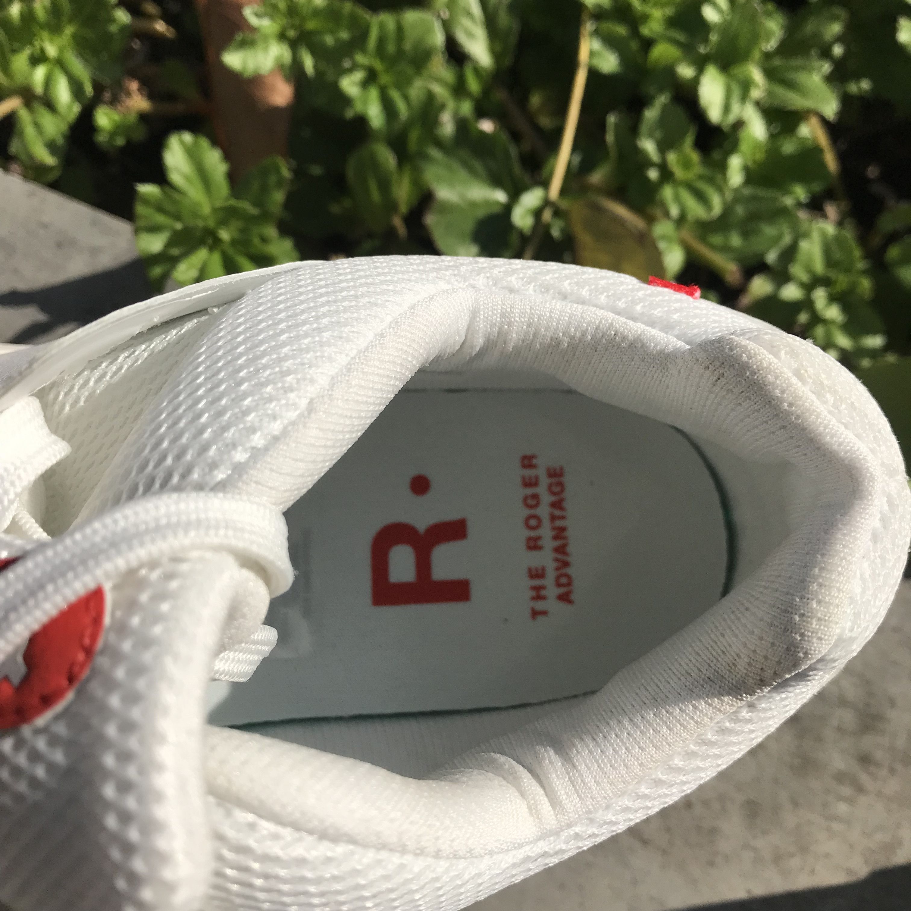 On On Cloud THE ROGER Advantage All White Bnwt Brand New Size US 5 / EU 37 - 7 Thumbnail