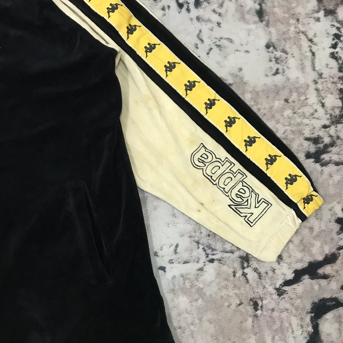 Kappa × Vintage Vintage 90s Kappa Side Tape Velvet Jacket Sweater Size US L / EU 52-54 / 3 - 4 Thumbnail
