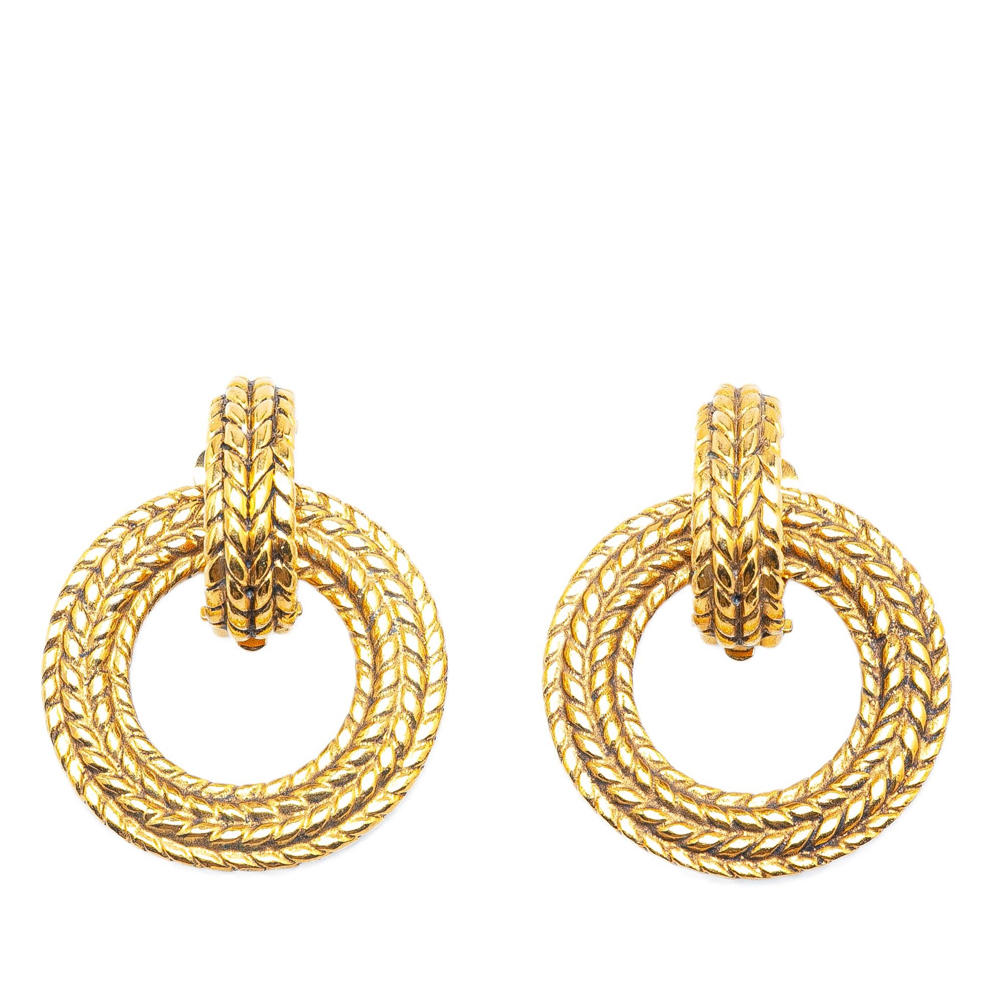 Chanel Chanel Gold Plated Round Clip on Earrings Gold Size ONE SIZE - 1 Thumbnail