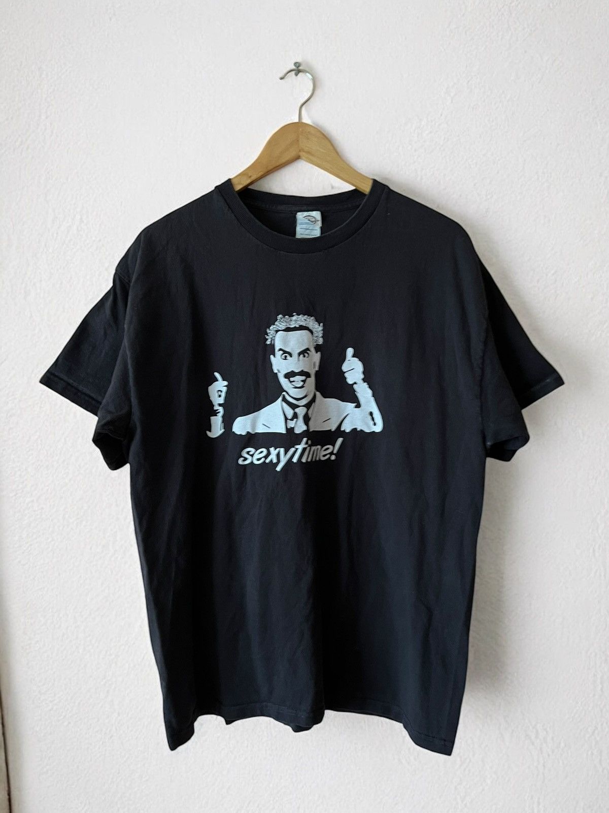 Band Tees × Vintage BORAT MOVIE “SEXYTIME!” 2006 VINTAGE TEE T SHIRT COMEDY Y2k Size US L / EU 52-54 / 3 - 1 Thumbnail