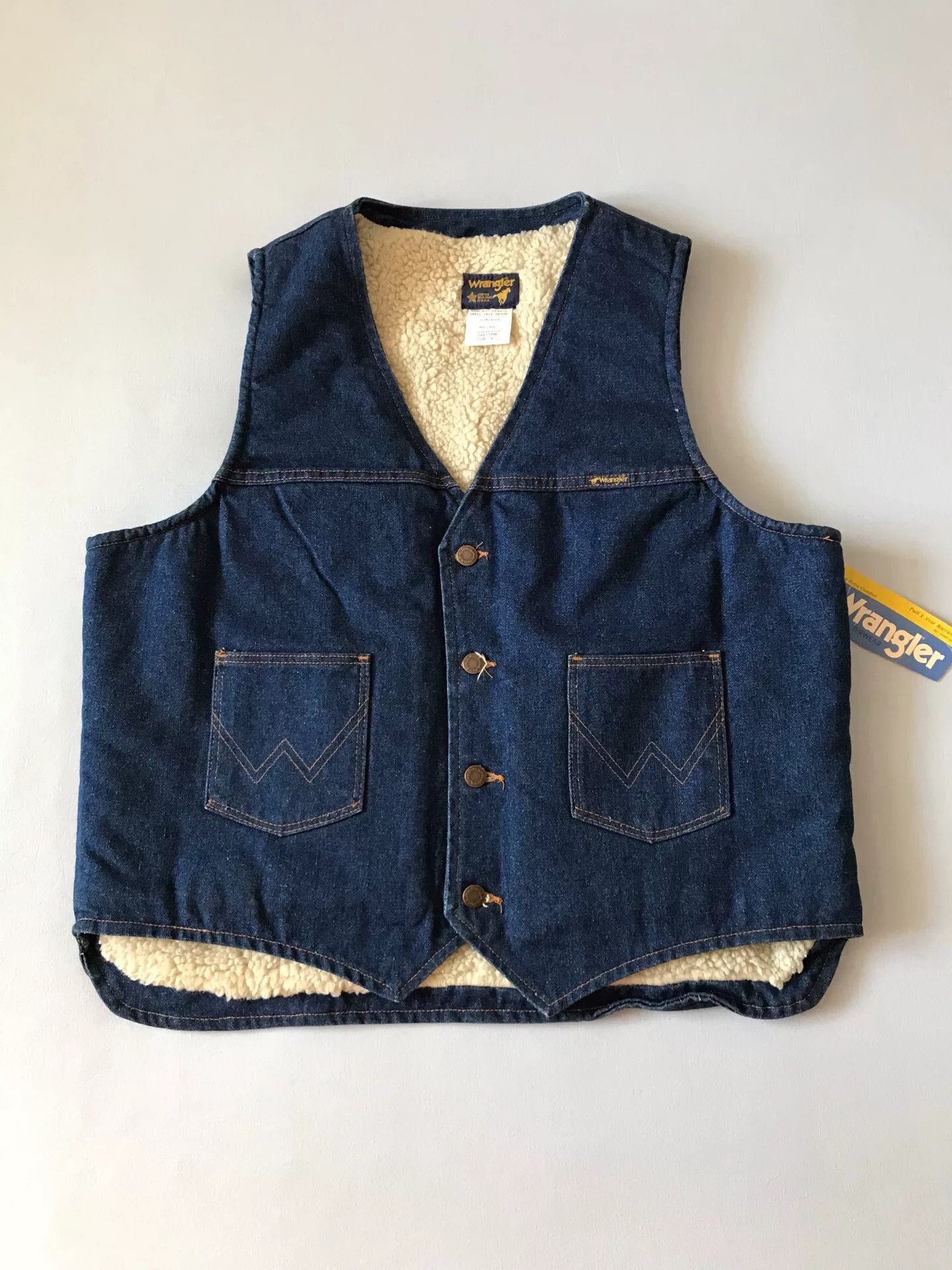 Wrangler 80s Wrangler Sherpa Lined Denim Vest Size US XL / EU 56 / 4 - 1 Thumbnail