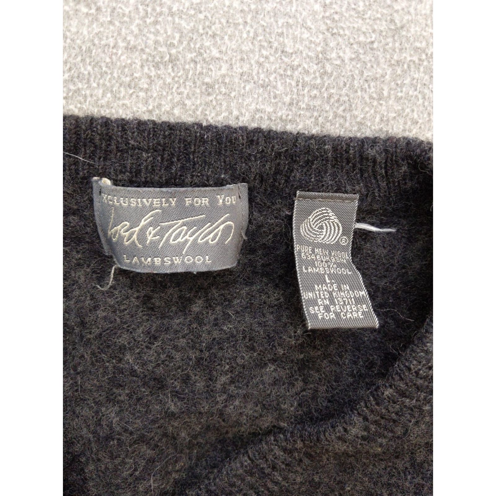 Lord & Taylor Lord & Taylor Sweater Mens L Gray Lambswool V-Neck Pullover Knit Wool UK Made Size US L / EU 52-54 / 3 - 4 Thumbnail