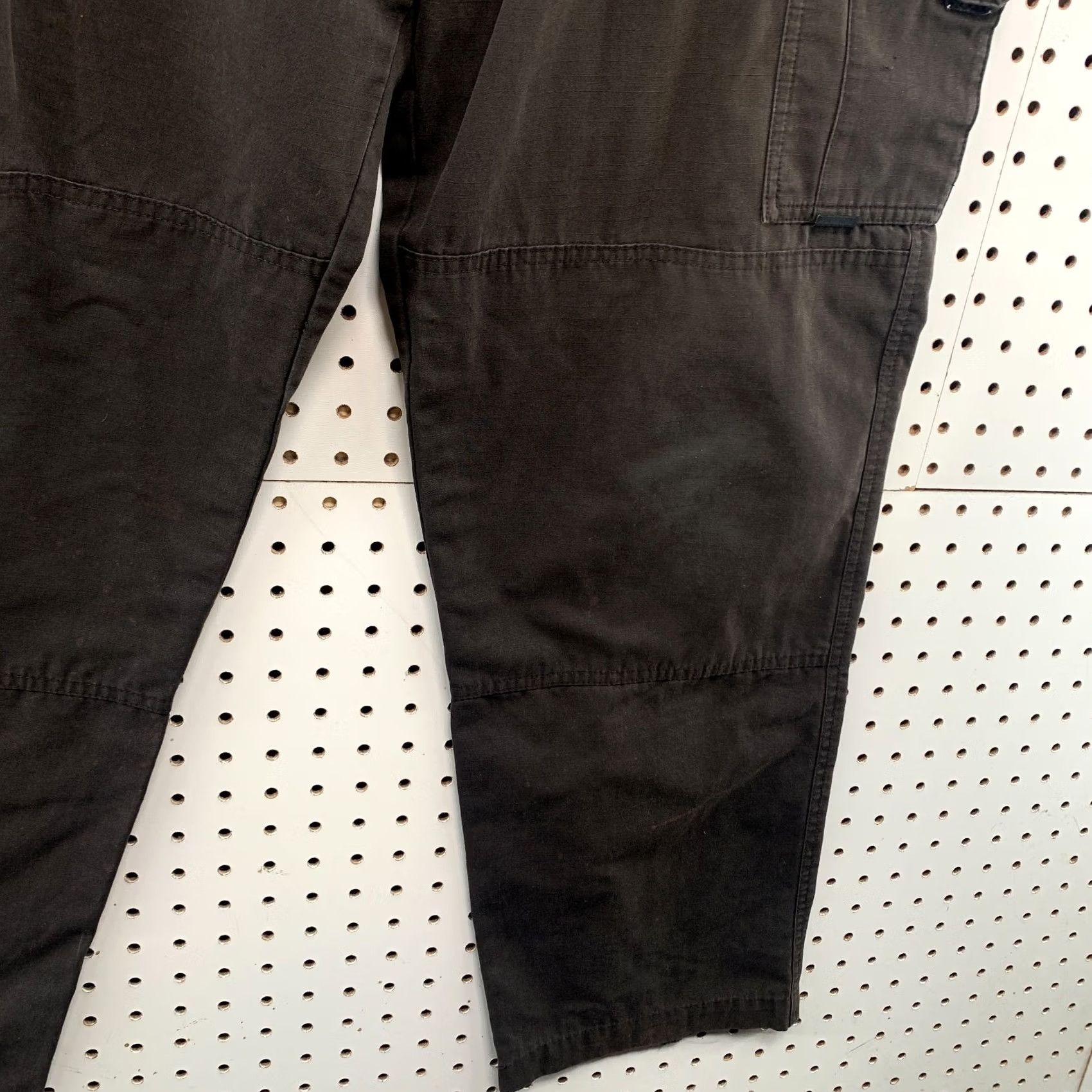 Vintage Tru Spec Cargo Pants Men 36x31 Black Utility Pockets Cargo Pants Mens 36 Inseam 31 Flat Front Canvas Size US 36 / EU 52 - 6 Thumbnail