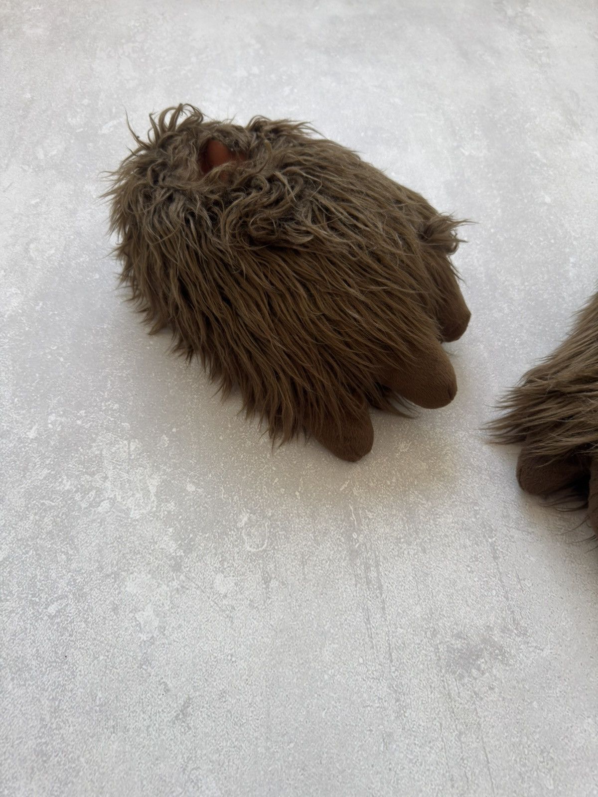 Japanese Brand VINTAGE Y2K FUZZY BEAR-PAW SLIPPERS BROWN HUMOR Size US 7.5 / EU 40-41 - 5 Thumbnail