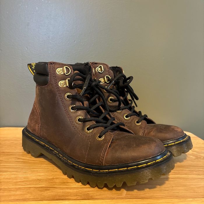 Faora store doc martens