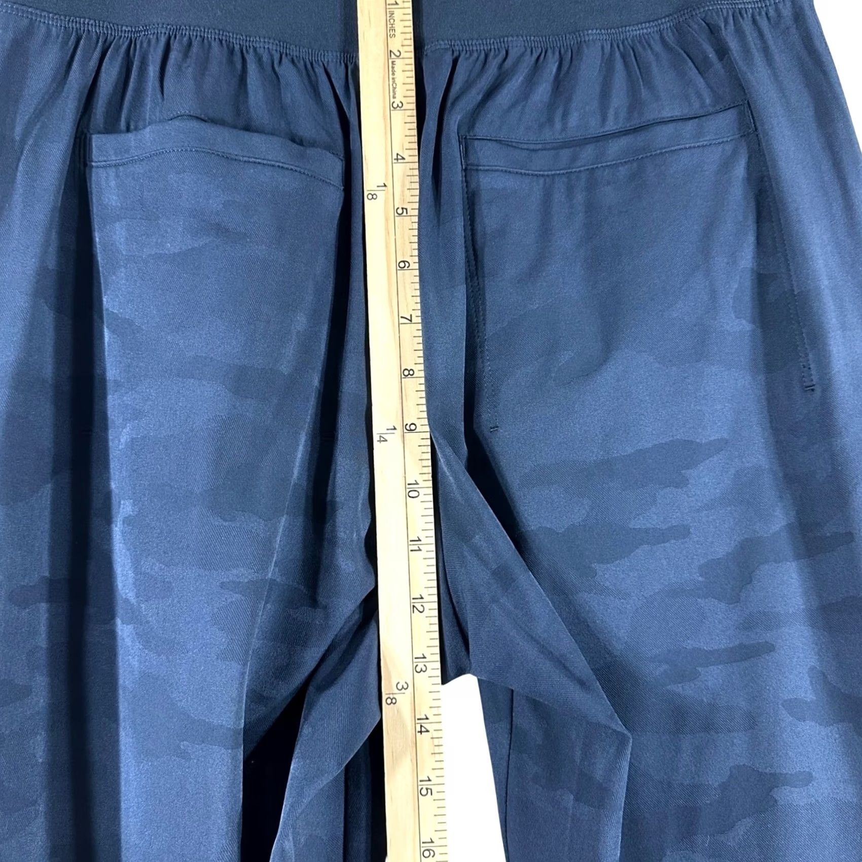 Athleta Athleta Womens Navy Blue Camo Joggers Size 8P Petite Zip Pockets Activewear Pant Size 30" / US 8 / IT 44 - 7 Thumbnail