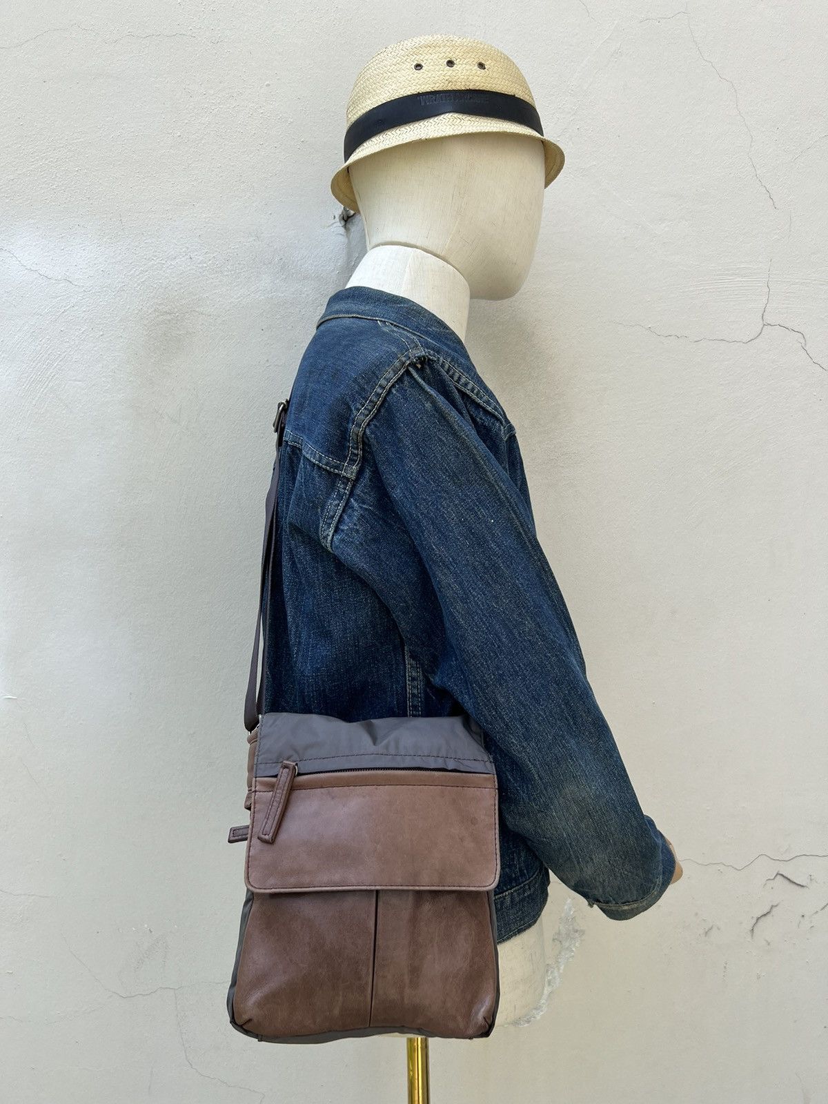 Yohji Yamamoto Vintage Yohji Yamamoto Hybrid Patina Leather Sling Bag Size ONE SIZE - 1 Thumbnail
