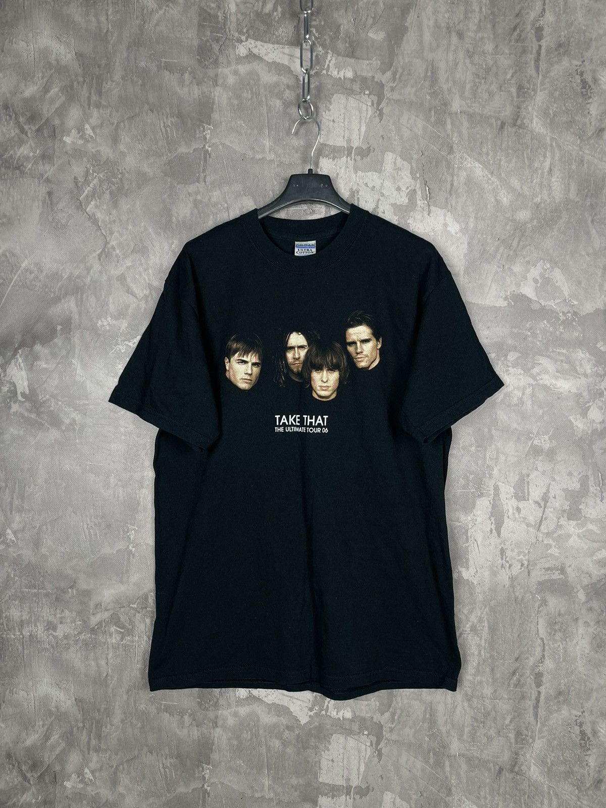 Band Tees Vintage Take That Europe Big Logo Tour 00s Band T Shirt Size US M / EU 48-50 / 2 - 1 Thumbnail