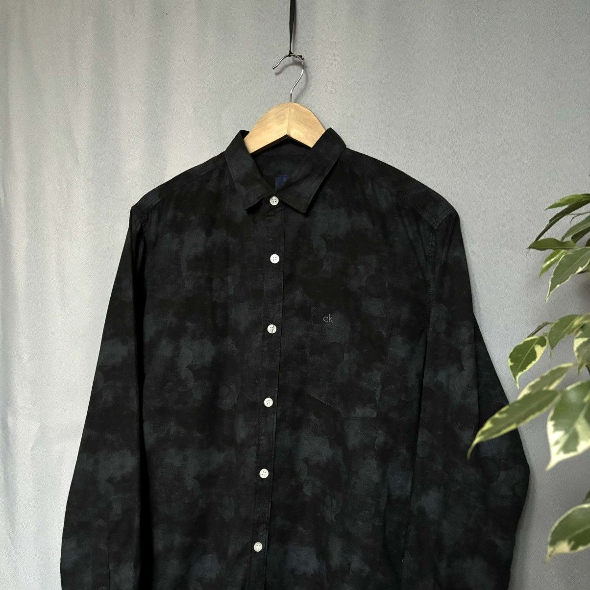 Calvin Klein Calvin Klein shirt rare xl button up black Size US XL / EU 56 / 4 - 2 Thumbnail
