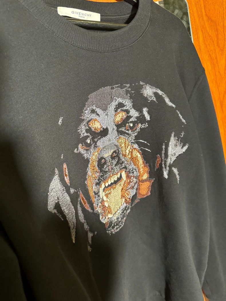 Givenchy Givenchy Dog head, unworn XXL, black embroidered Size US XXL / EU 58 / 5 - 3 Thumbnail