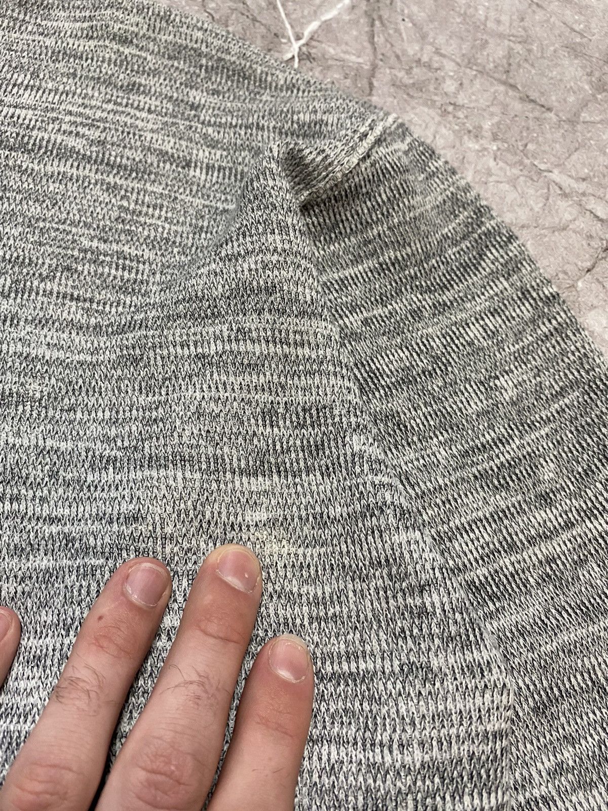 Valentino × Vintage Vintage Valentino Sweater Made In Italy Size US L / EU 52-54 / 3 - 5 Thumbnail