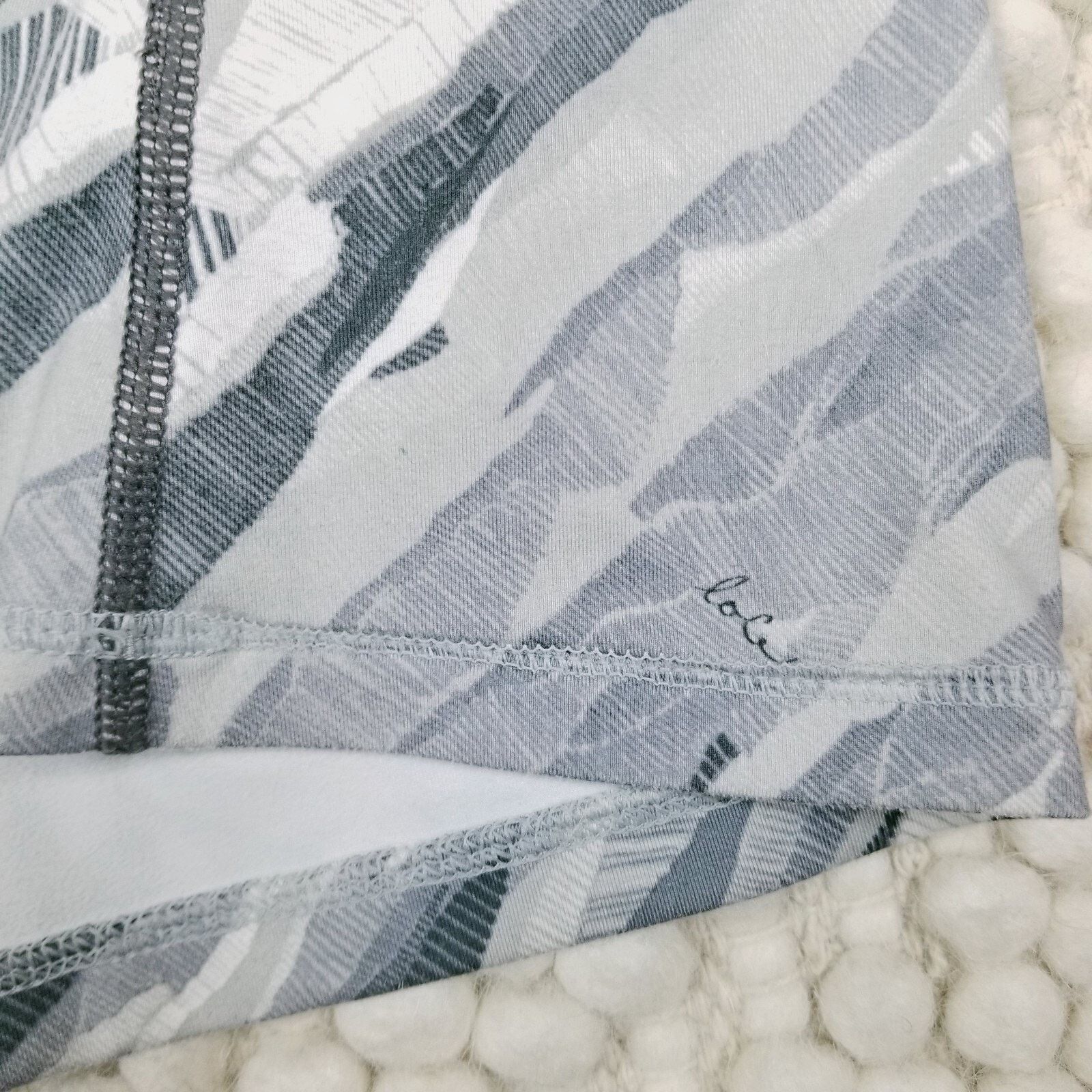 Other Lole Gray Print Quarter Zip Long Sleeve Shirt Sz Extra Small Size XS / US 0-2 / IT 36-38 - 12 Thumbnail