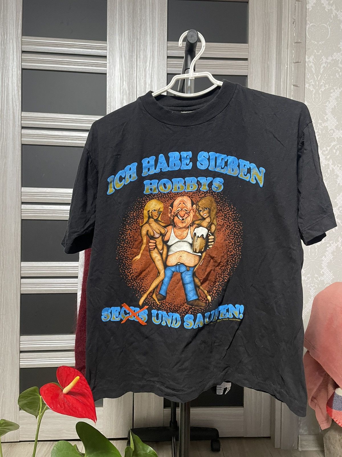 Vintage Vintage 1993 German Graphic Tee Beer Ich Habe Sieben Hobbys Size US M / EU 48-50 / 2 - 1 Thumbnail