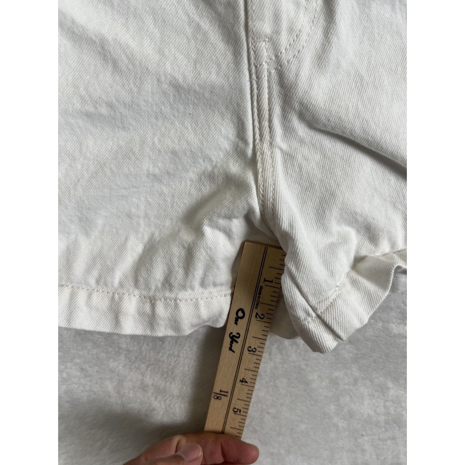 Levi's Vintage Levi's Shorts Womens 30 White High Rise Pleated Fron Size 30" / US 8 / IT 44 - 2 Thumbnail