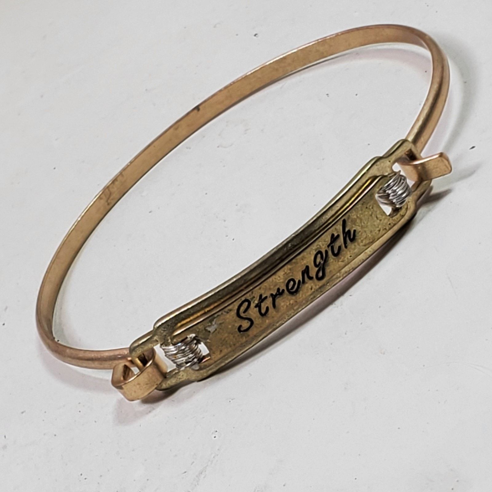 The Unbranded Brand Casual Strength Career Cuff Bracelet Gold Tone NOS Size ONE SIZE - 1 Thumbnail