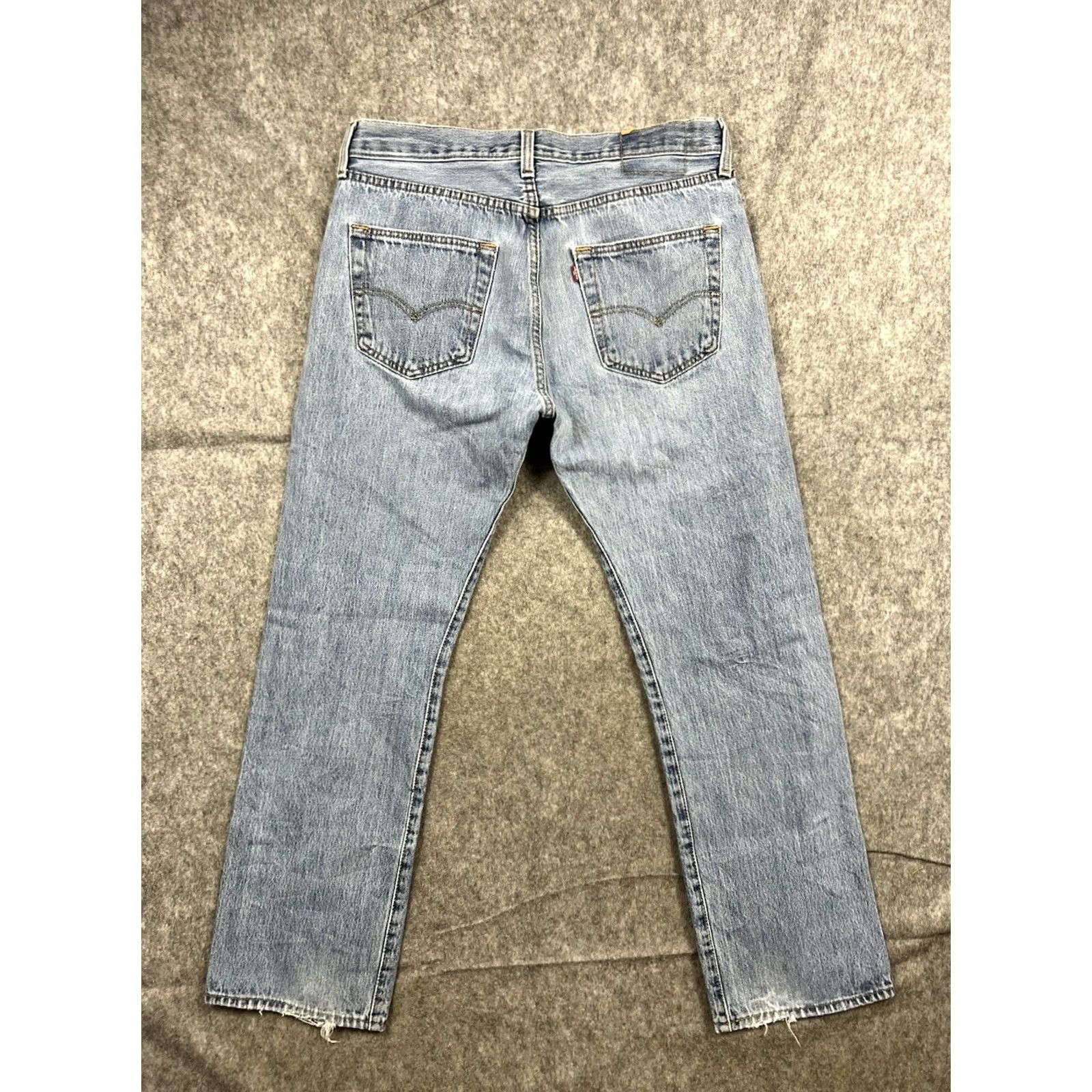 Levi's Levi's 501 Jeans Men's Regular Fit Straight Leg Light Wash 33x30 Button Fly Denim Blue Size US 33 - 2 Thumbnail