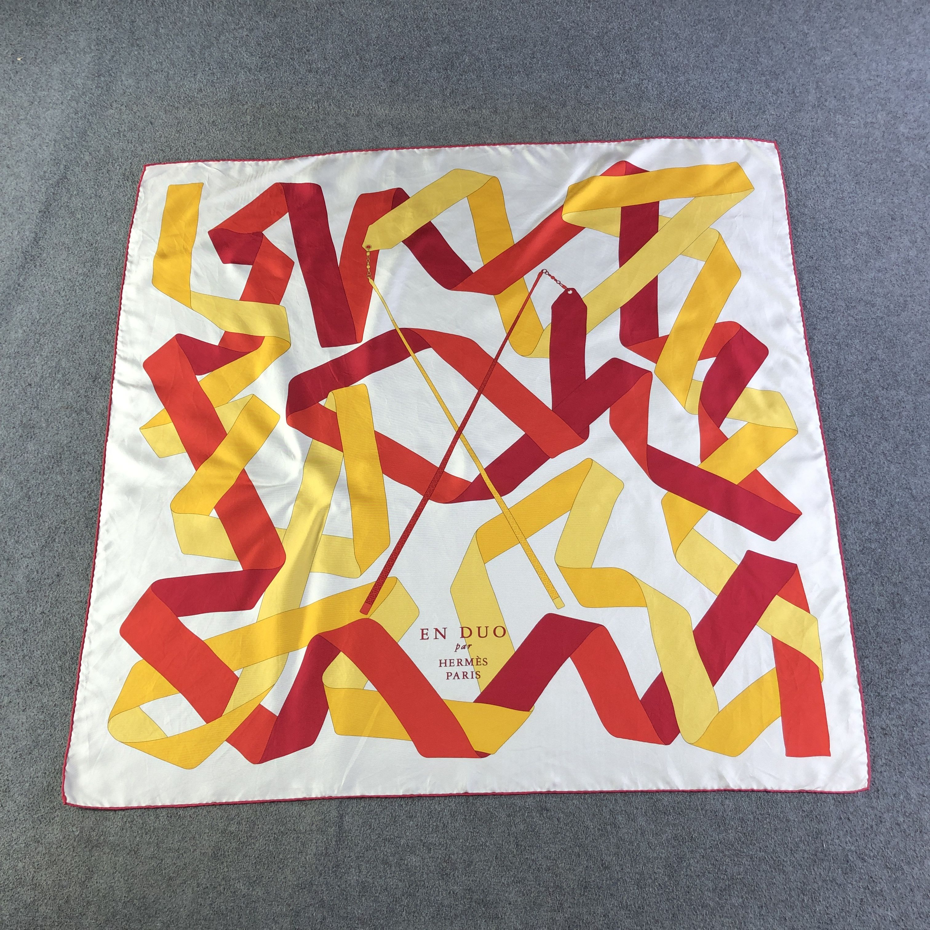 Hermes Vintage Hermes En Duo Silk Scarf M1135 Size ONE SIZE - 2 Thumbnail