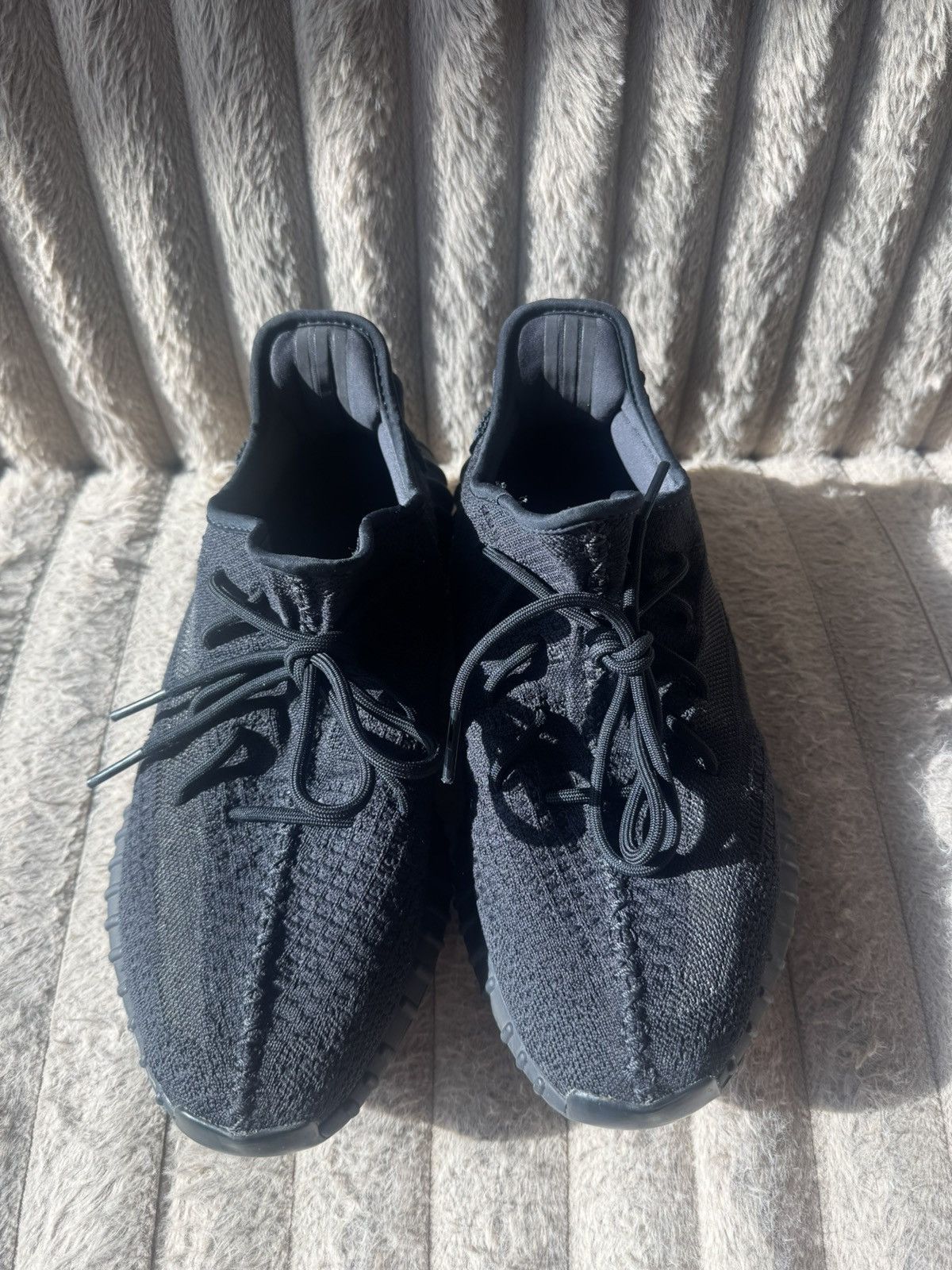 Yeezy Adidas Yeezy 350 V2 Onyx Size US 11.5 / EU 44-45 - 3 Thumbnail