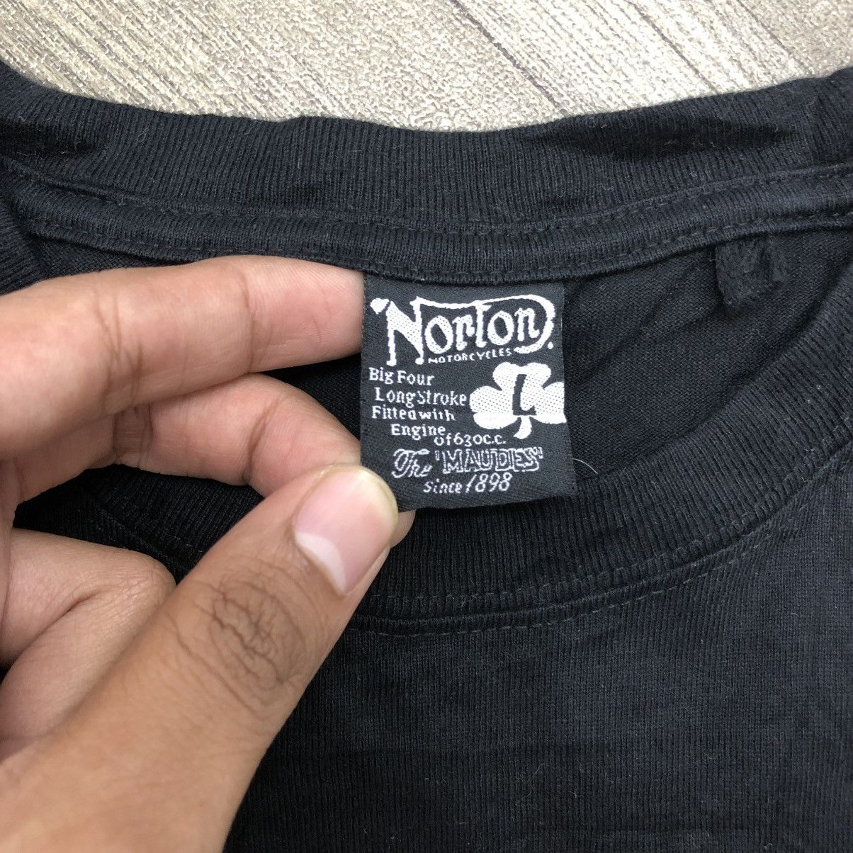 Japanese Brand × Norton 2000s Norton Motorcycle English Ducth Embroidered Tshirt Size US L / EU 52-54 / 3 - 9 Thumbnail