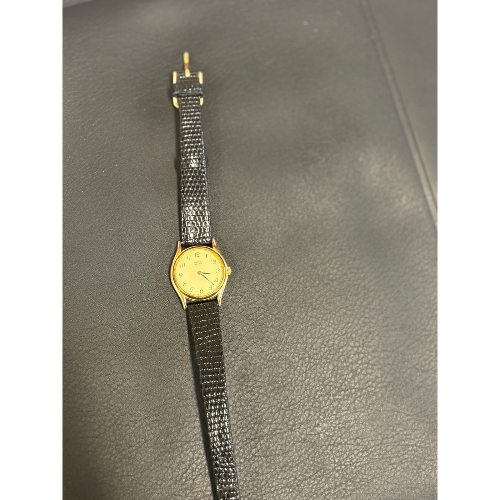 Seiko Vintage Seiko 2C20-0369 Gold Tone Women’s Watch! New Battery Size ONE SIZE - 7 Thumbnail