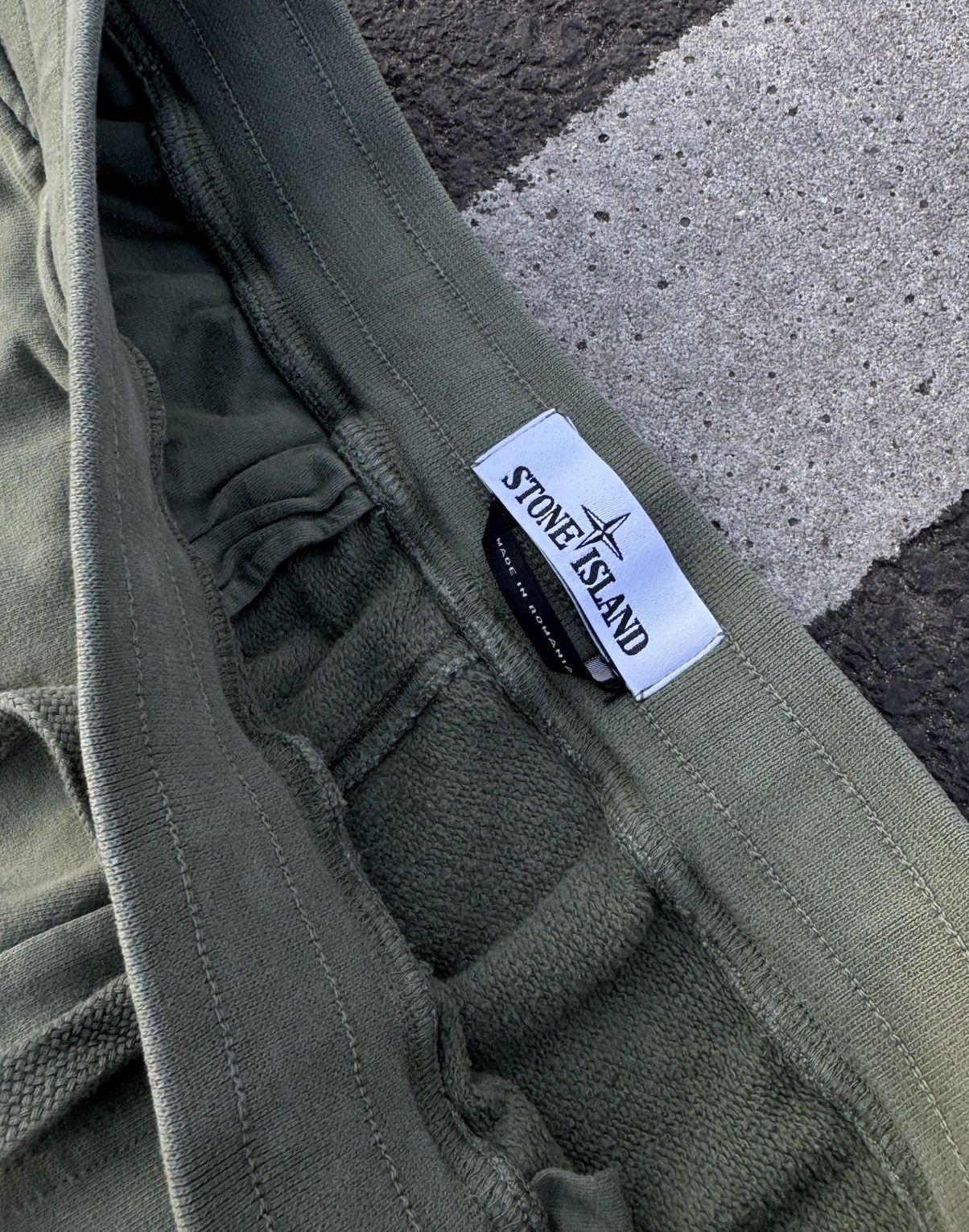 Stone Island legit sweatpants stone island Size US 32 / EU 48 - 8 Thumbnail