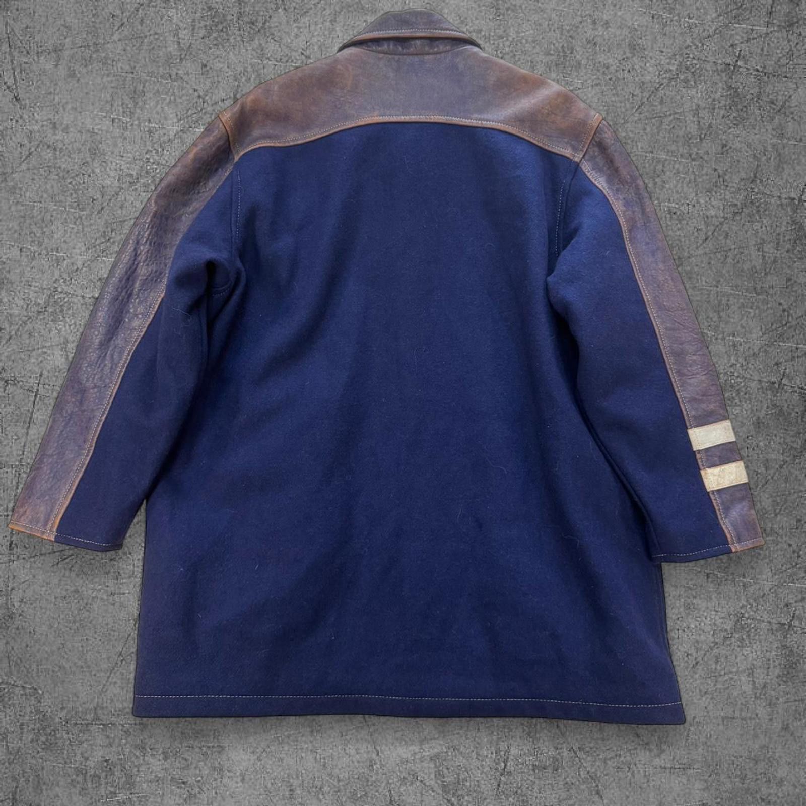 NHL Vintage 90s NHL Labatt Blue Limited Edition Leather Coat Size US L / EU 52-54 / 3 - 8 Thumbnail