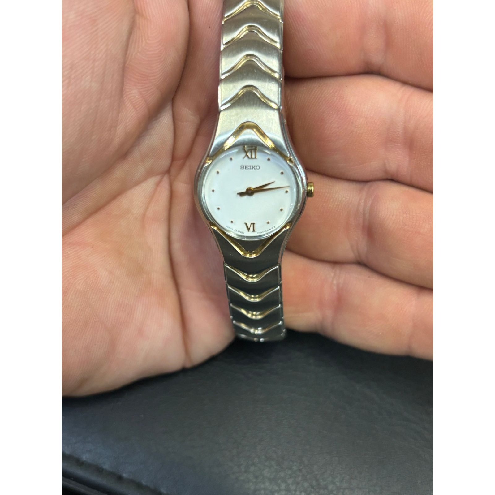 Seiko Seiko 1N00-0FW0 2-Tone Women’s Watch. New Battery! Size ONE SIZE - 3 Thumbnail