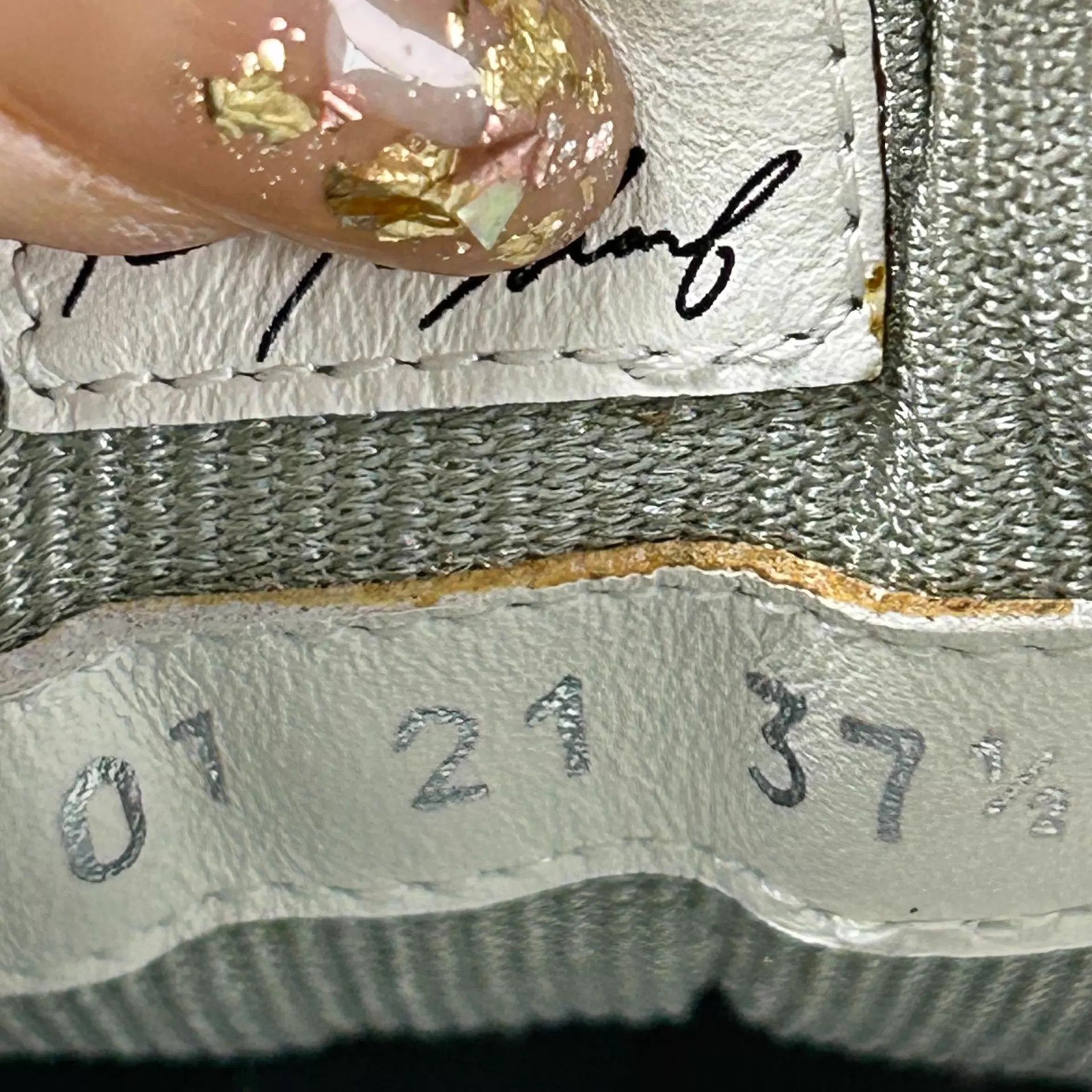 Dior Dior b27 x Graffiti Sneaker women's 37.5 Size US 7 / IT 37 - 7 Thumbnail