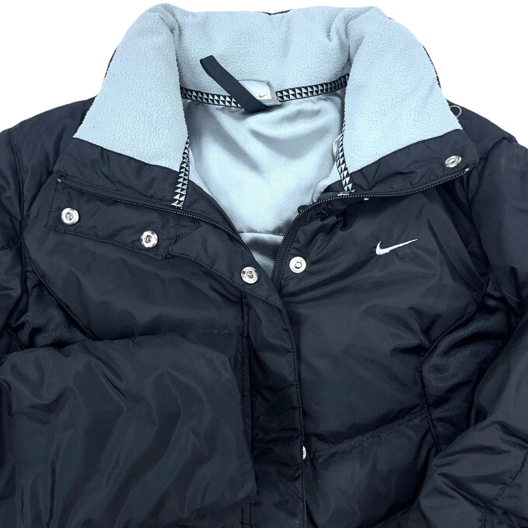 Nike VINTAGE Nike Puffer Jacket Women S Black Down Fill 2000s Swoosh Hooded Size S / US 4 / IT 40 - 2 Thumbnail