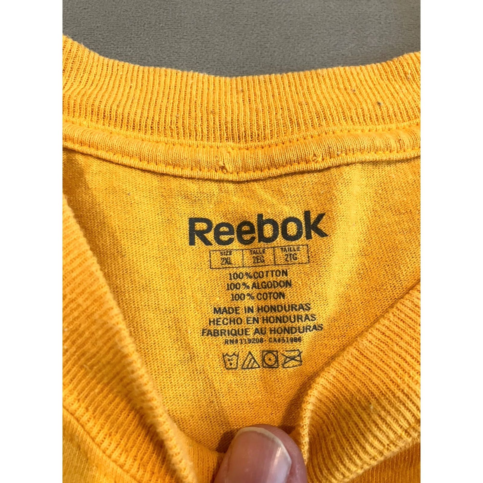 Reebok VINTAGE Reebok Minnesota Vikings BIG PAPA 2010 Team Schedule T-Shirt XXL Yellow Men Short Sleeve Crew Neck Football NFL Size US XXL / EU 58 / 5 - 4 Thumbnail