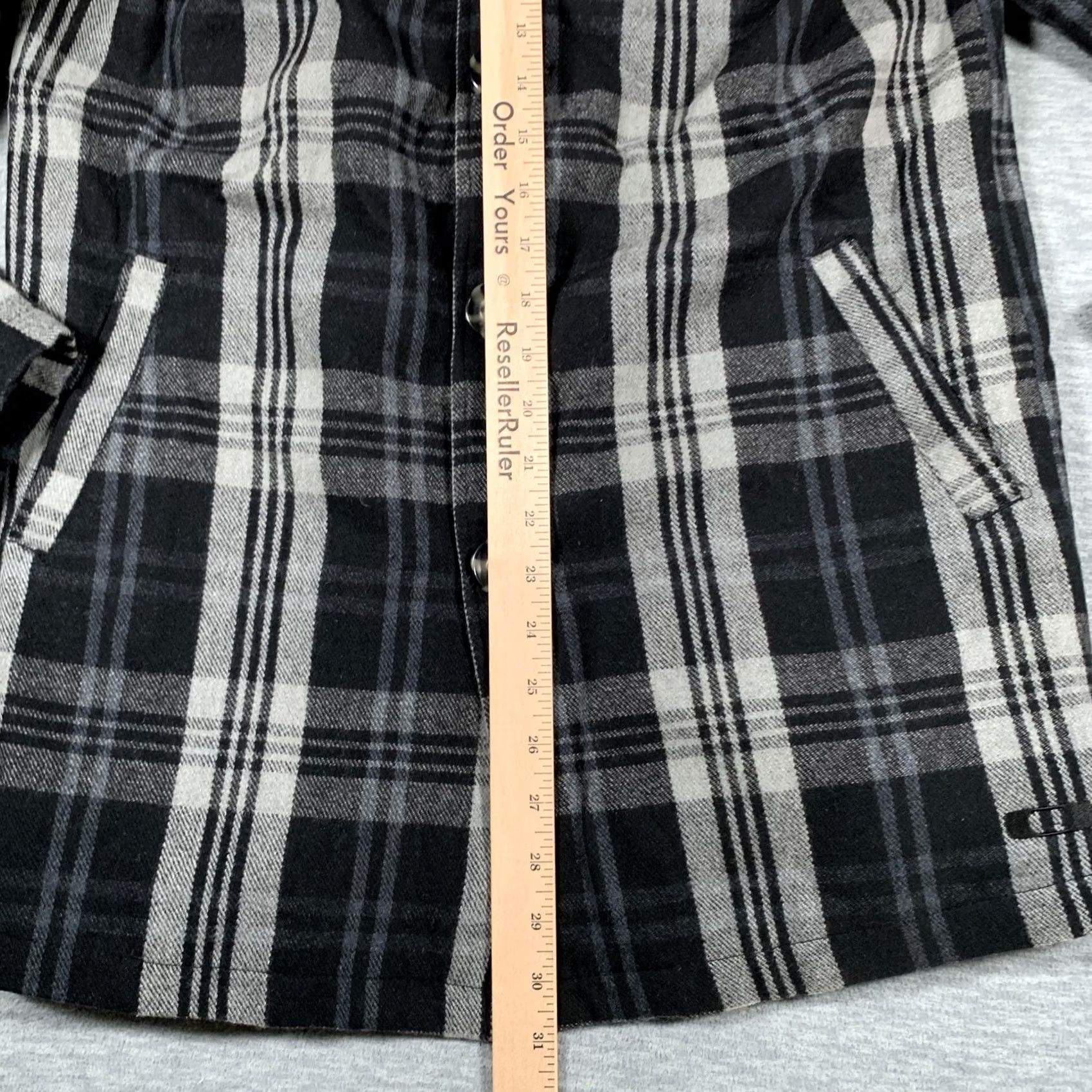 Oakley Oakley Jacket Womens Small Black Gray Plaid Button Front Wool Blend Long Coat Size S / US 4 / IT 40 - 7 Thumbnail