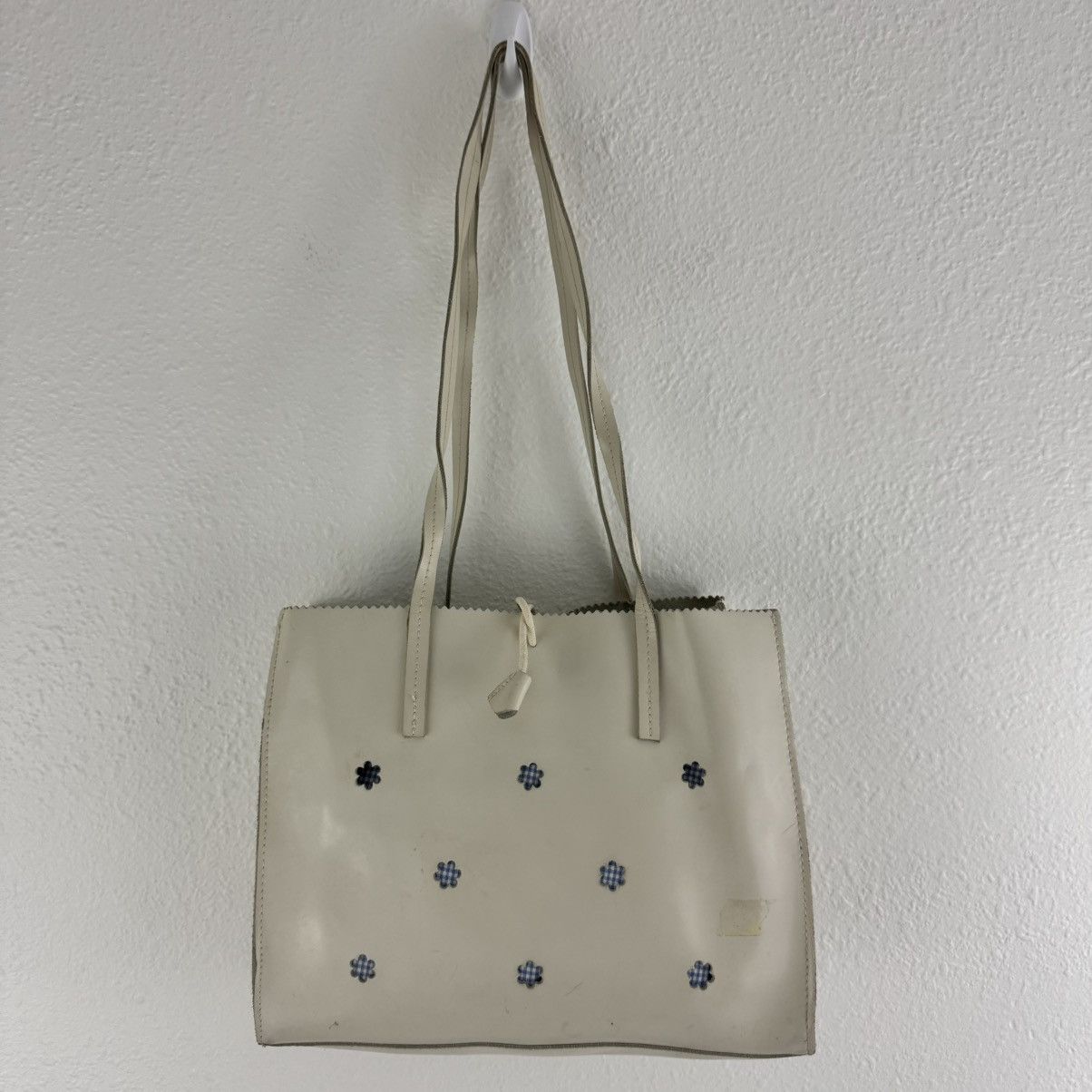Vintage Vintage 90s White Ivory Leather Floral Cutout Italian Purse Size ONE SIZE - 2 Thumbnail